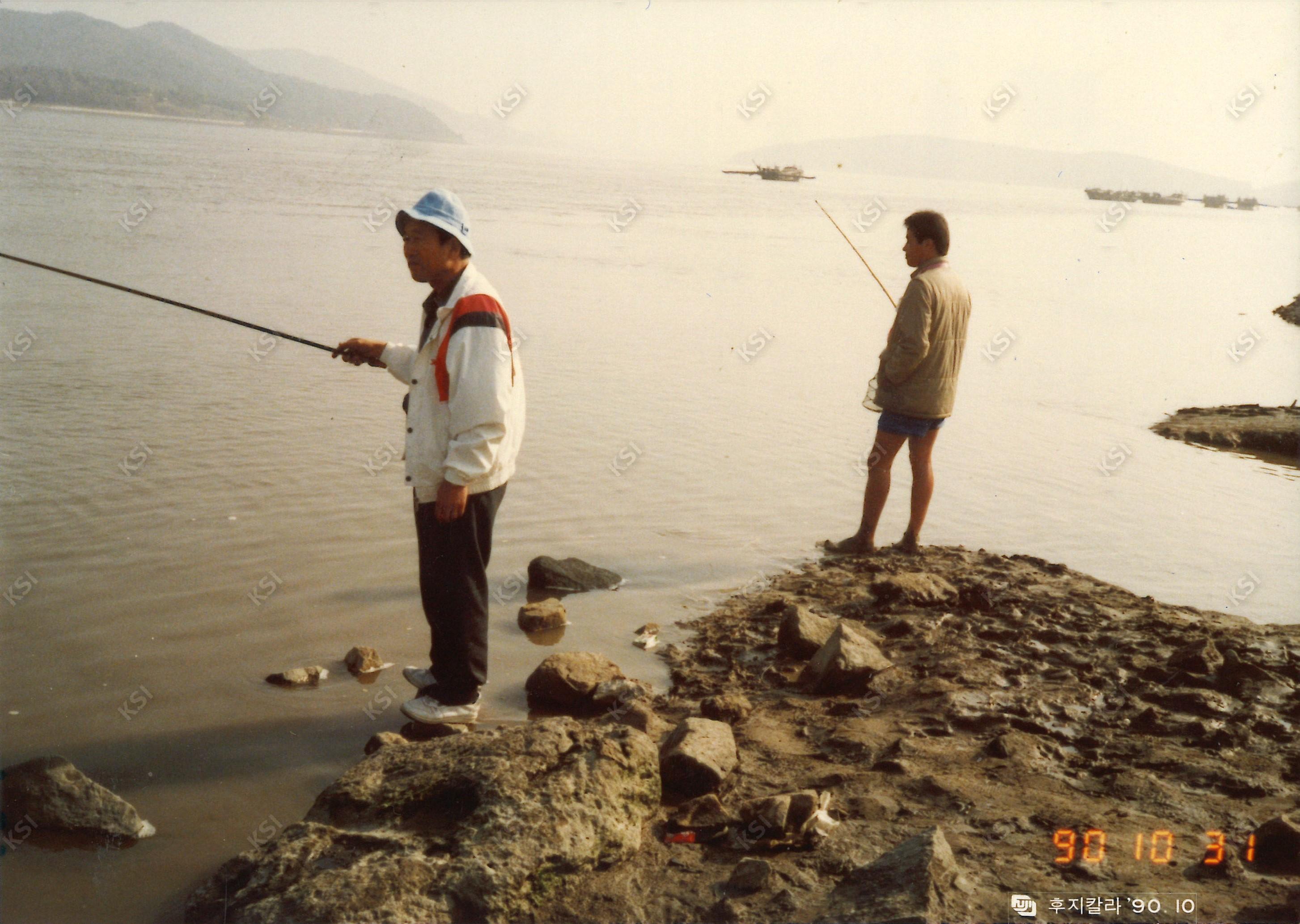 1990년 도산면 원천리 낙동강에서 낚시