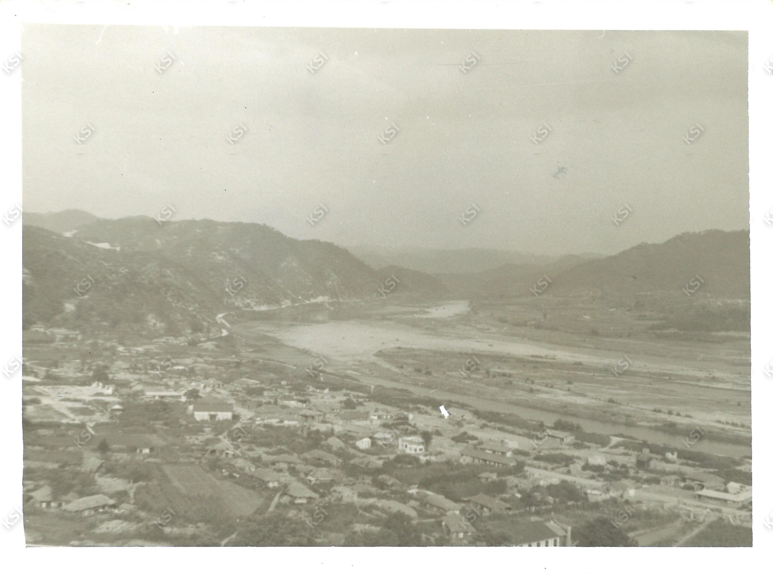 1970년대 중반 신단지에서 본 구 예안 장터