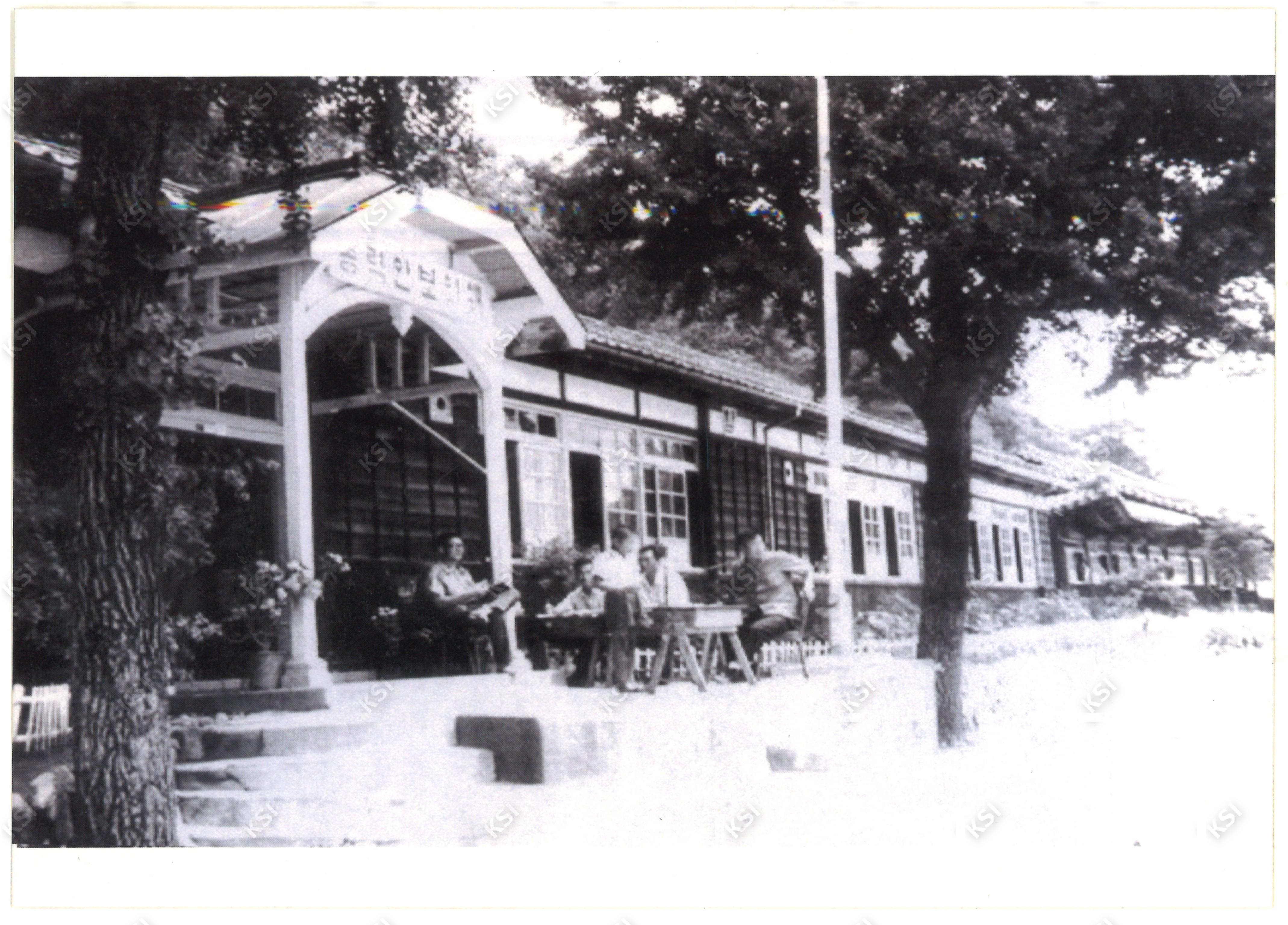 1970년대 중반 예안초등학교 본관