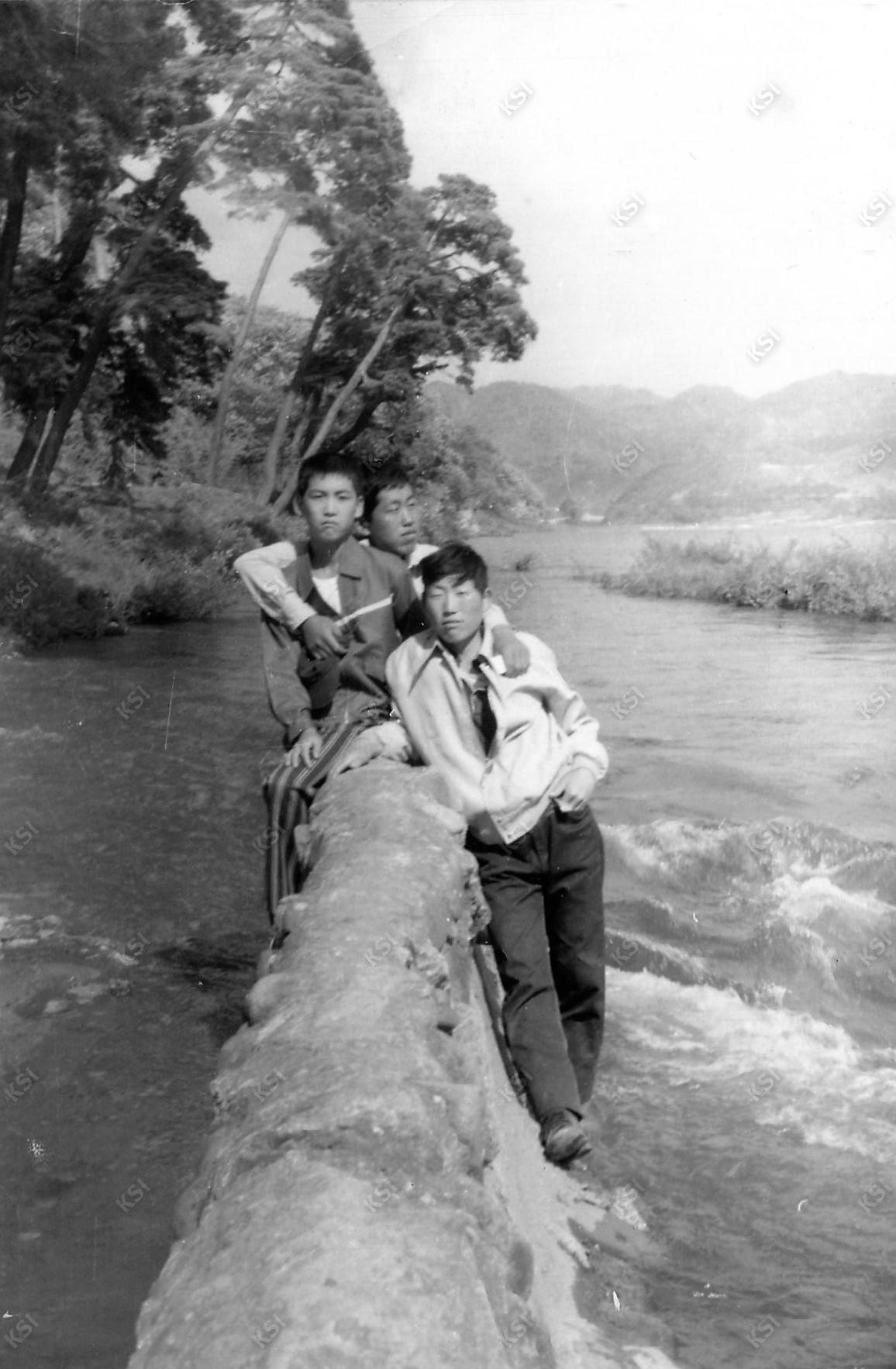 1975년 이전 도산서원 앞 이제춘 한동원