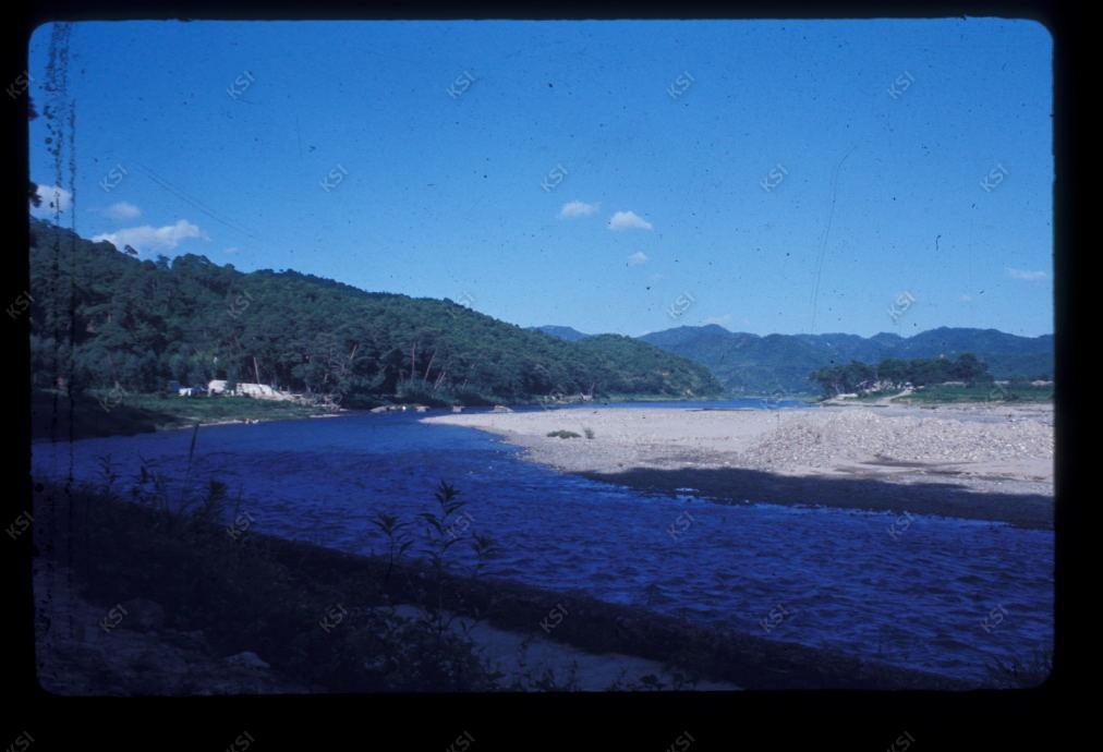 1975년 도산서원 앞