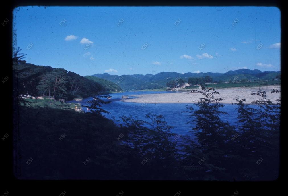 1975년 도산서원 앞 강변