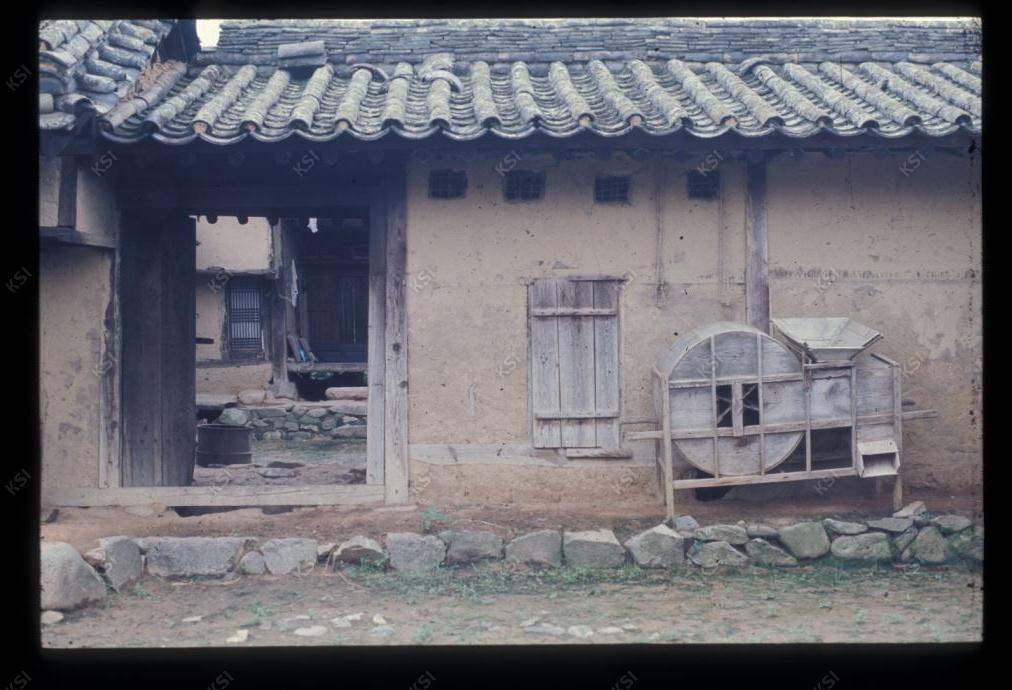 1975년 의인