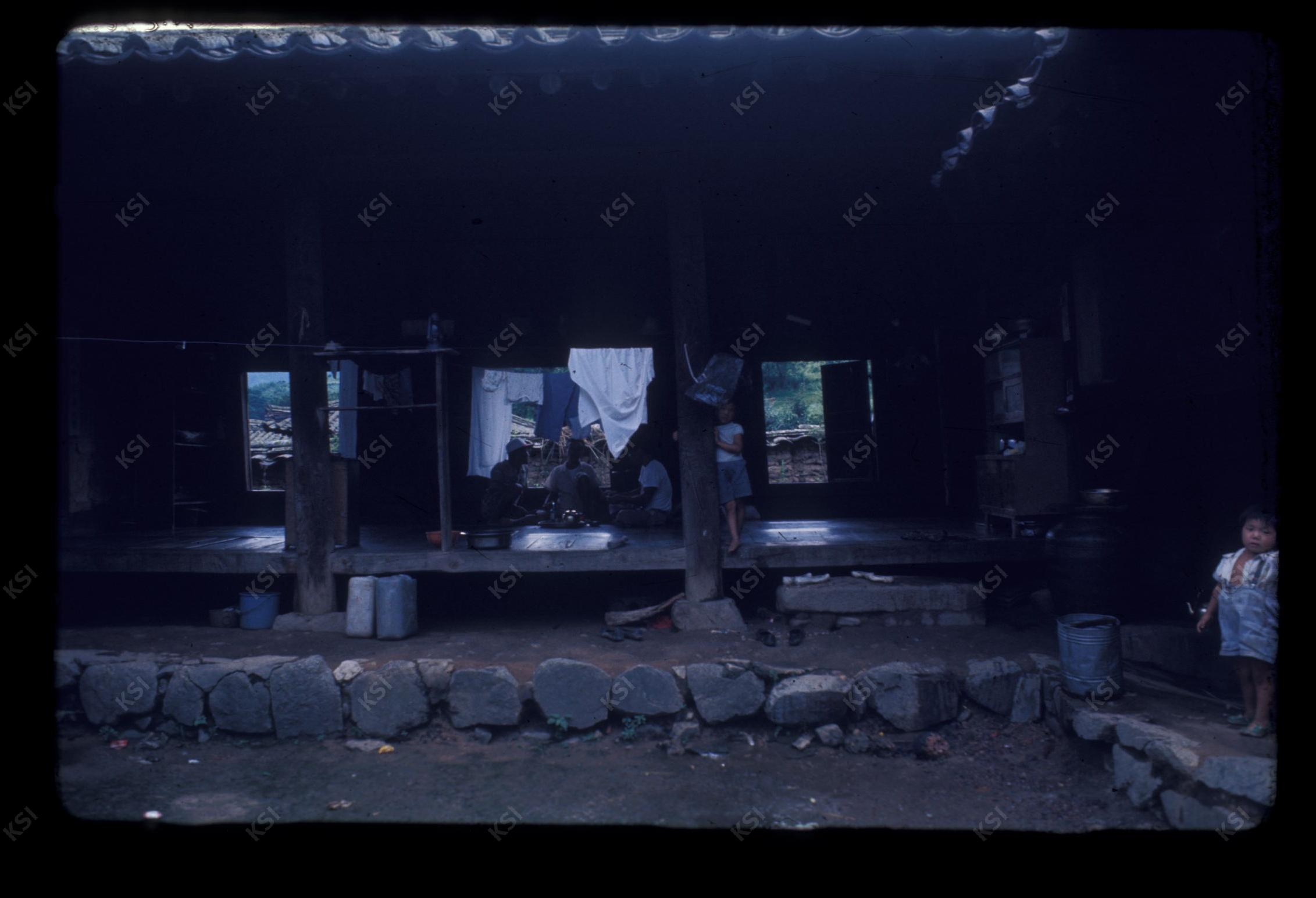 1975년 의인