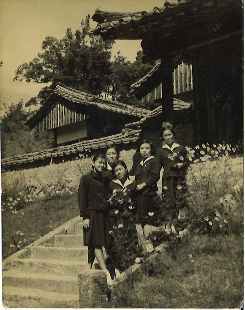 1974년경 친구들과 도산서원 나들이