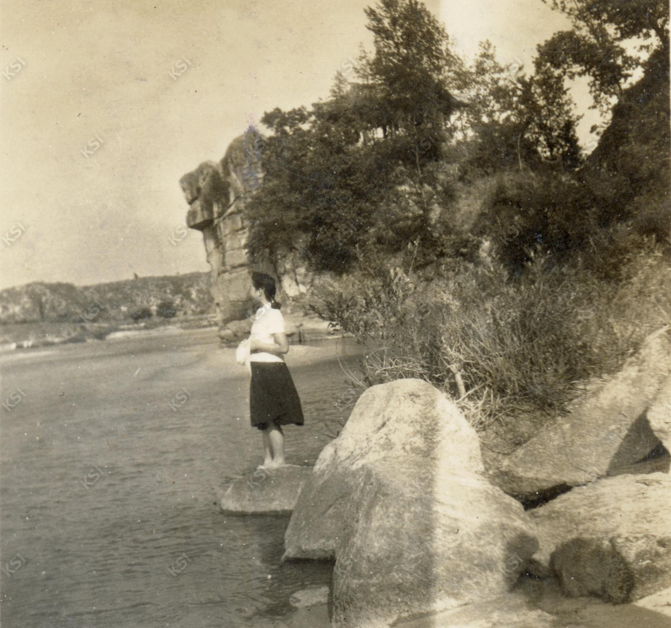 1957년 예안면 선양리 영락정 아래에서
