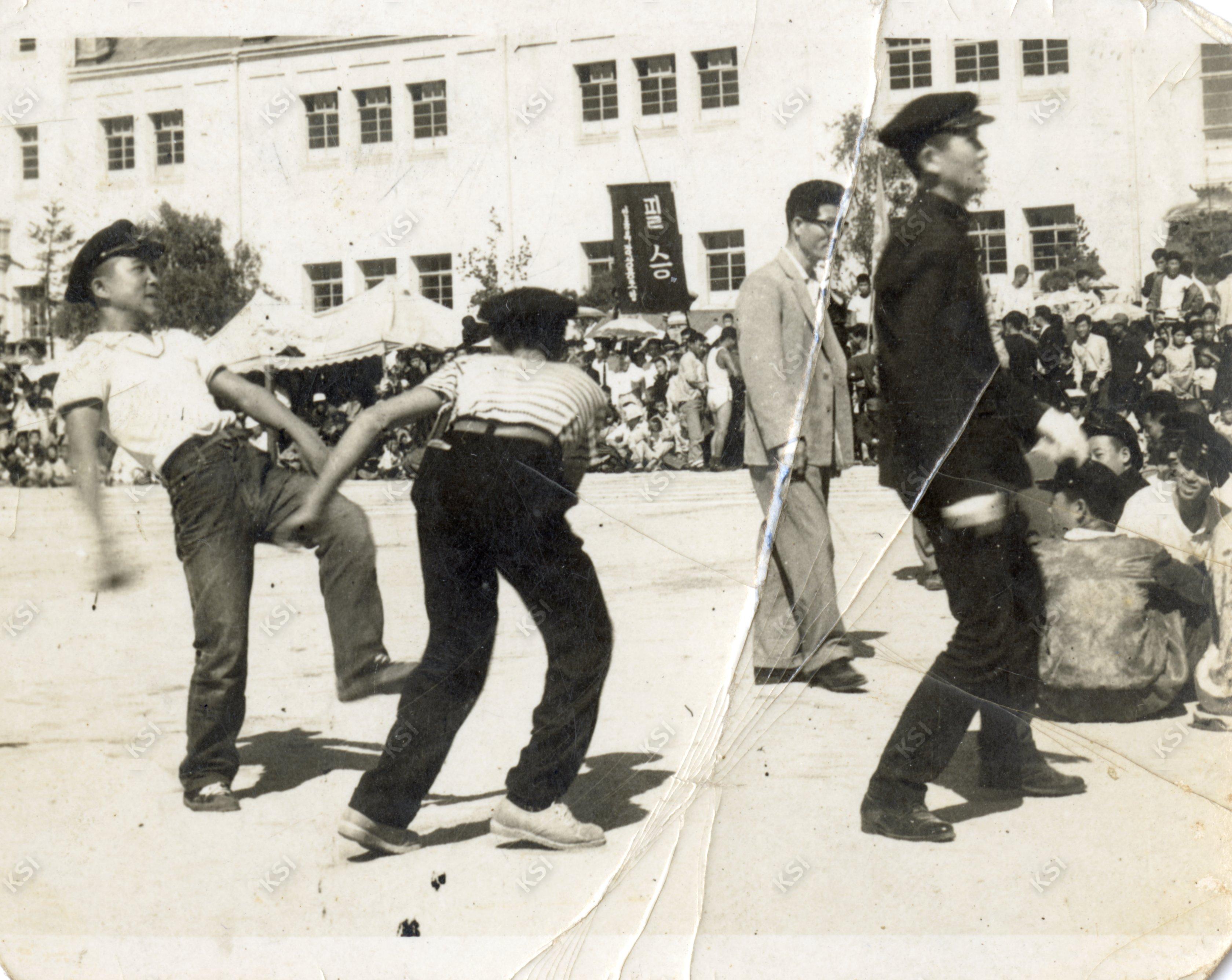 1962년 안동중학교 운동장