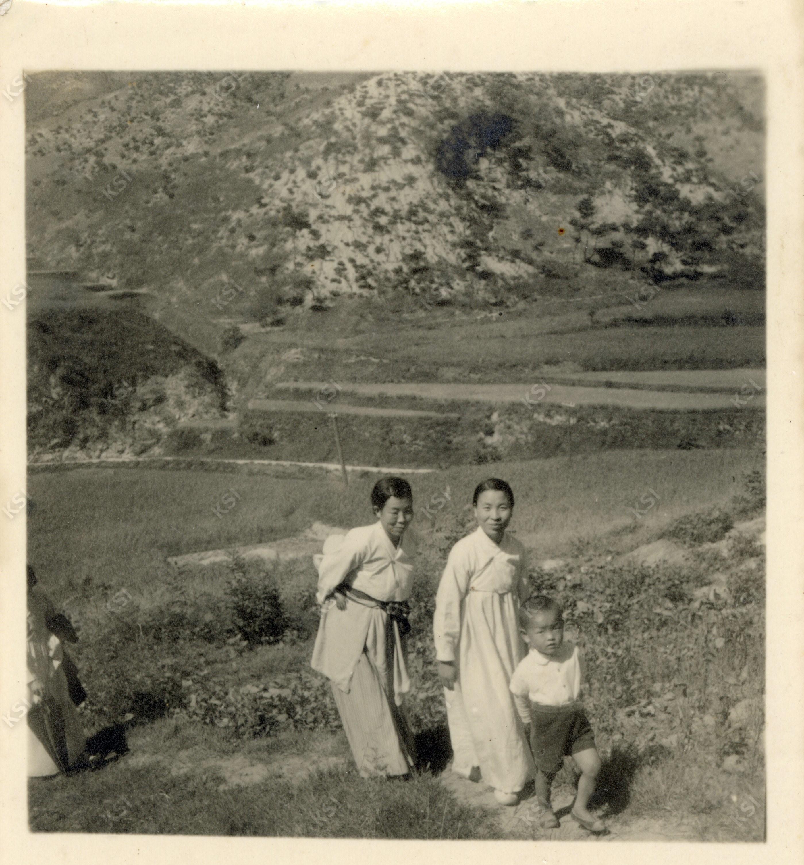 1954년 태화동 서악사 가는 길