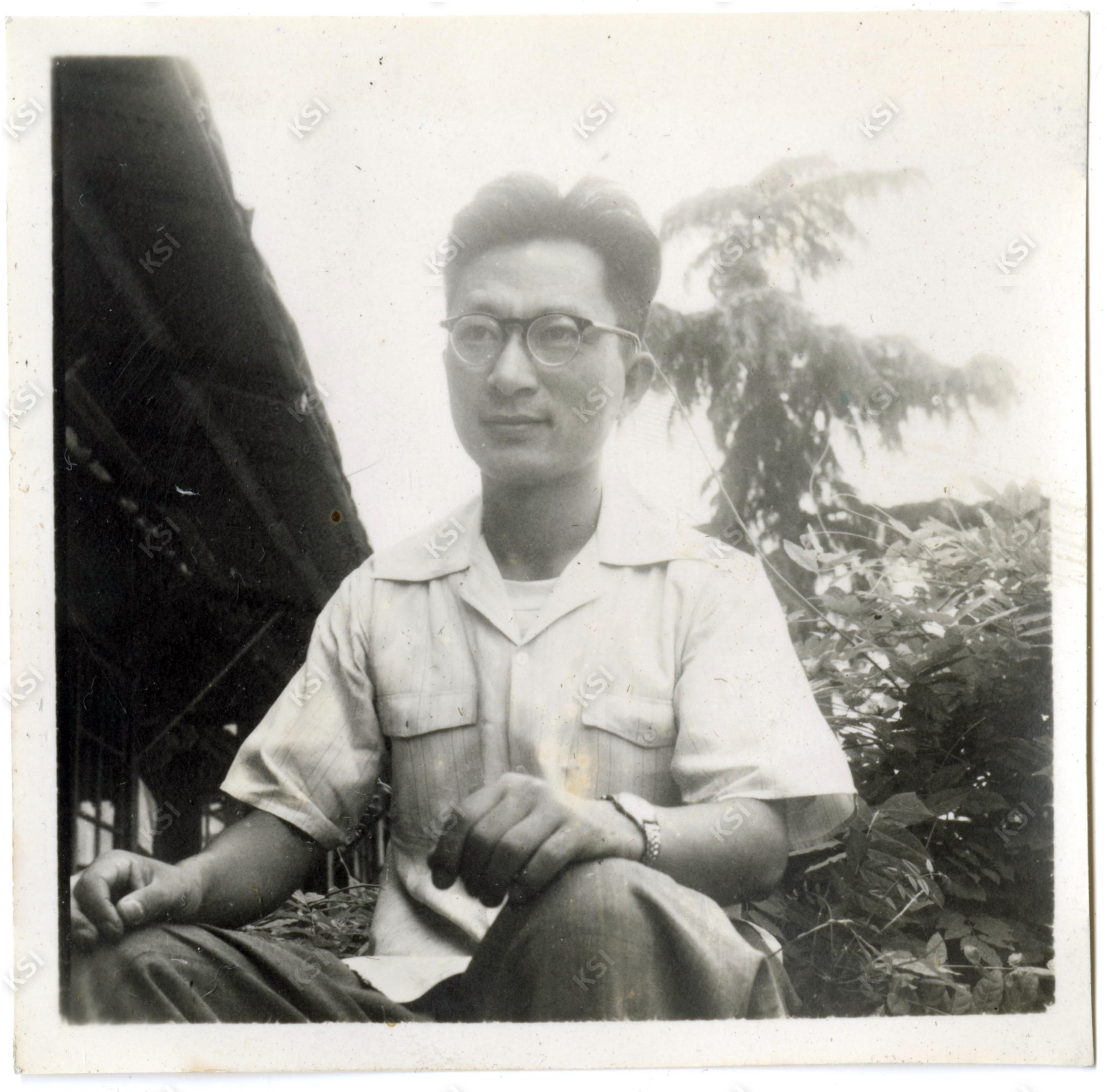 1960년대 안동도립병원 입원실 앞에서 아버지