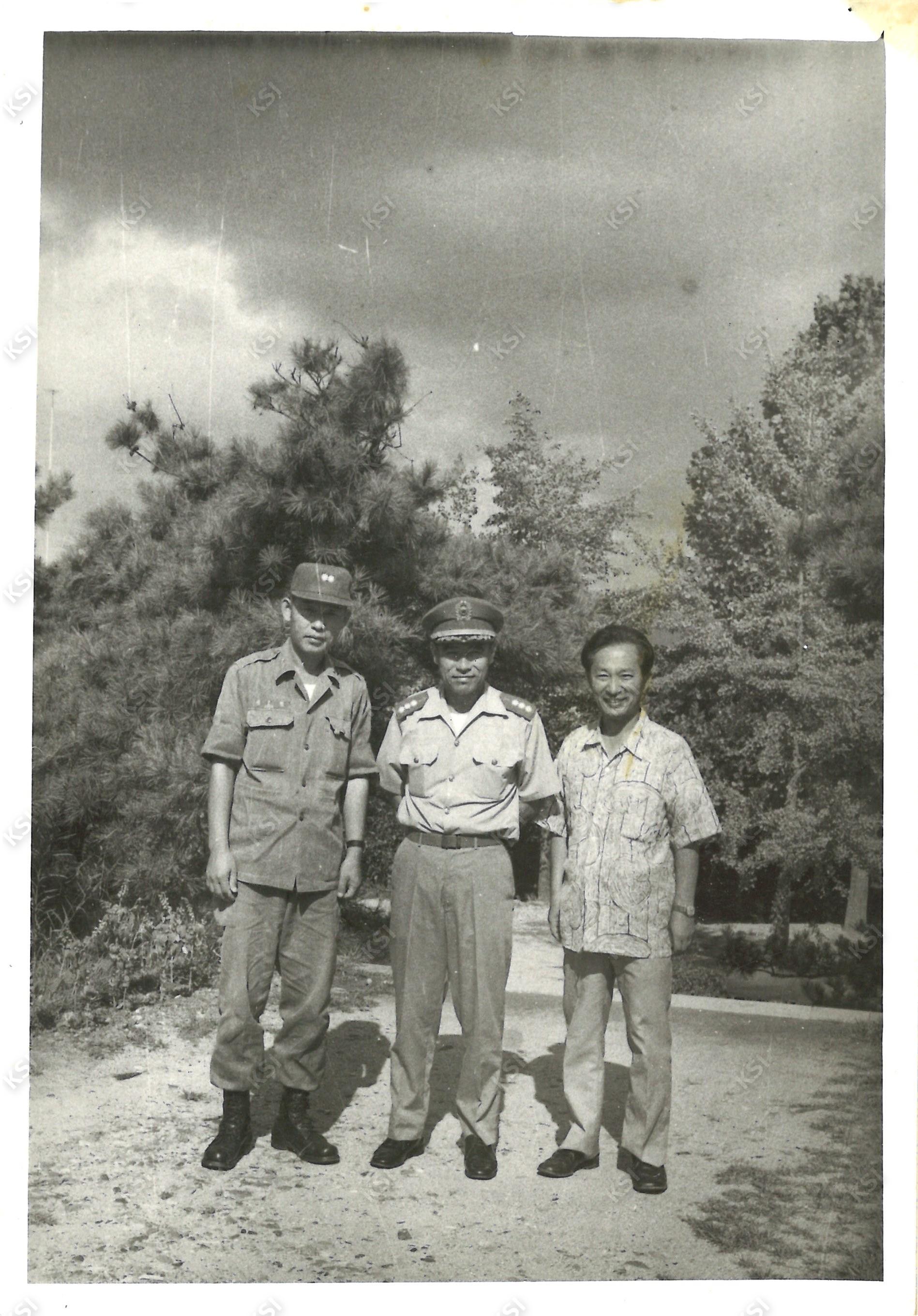 1973년 배제대학교에서 선친과 두 목사