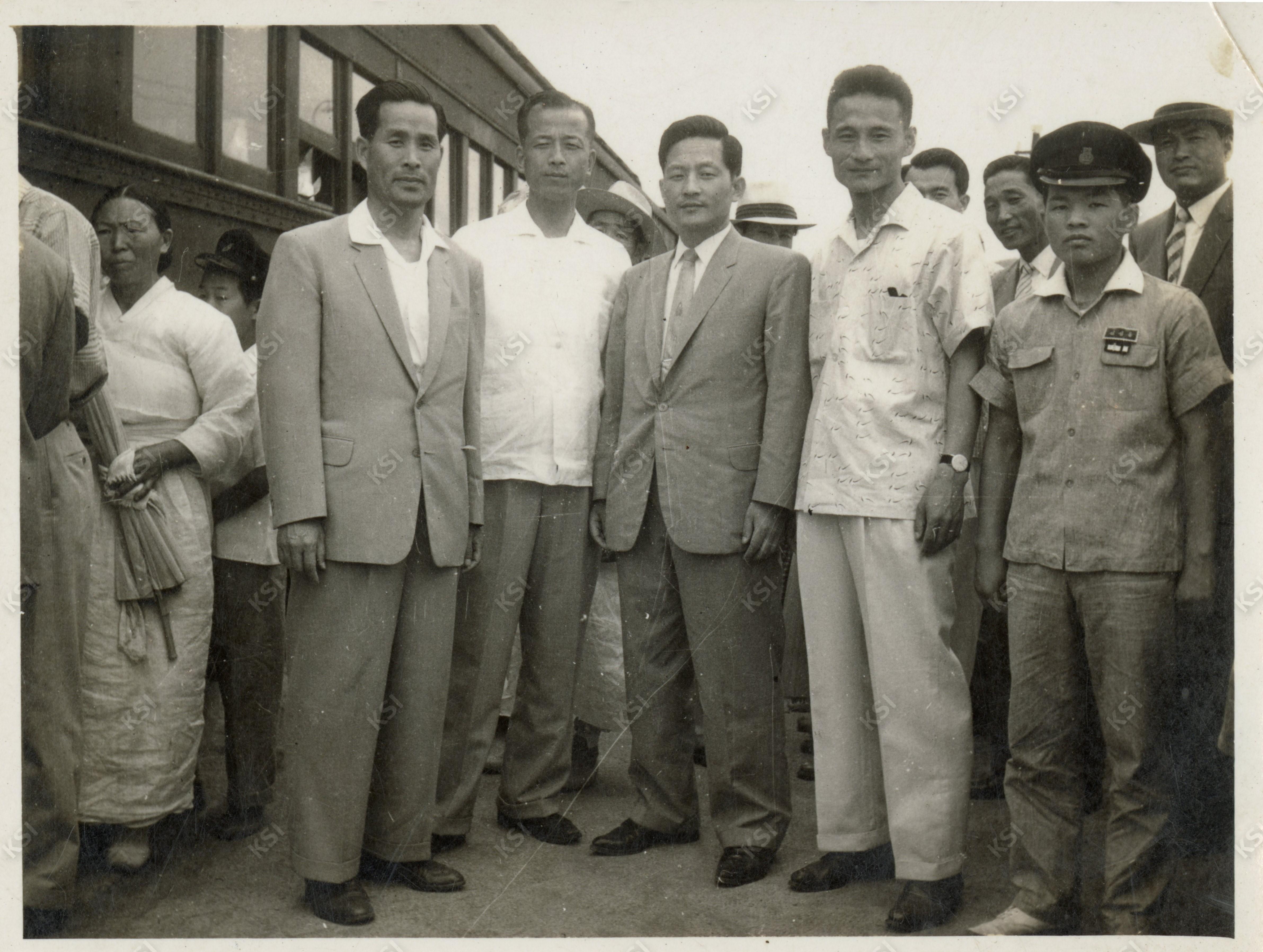 1962년 안동역에서 환송회