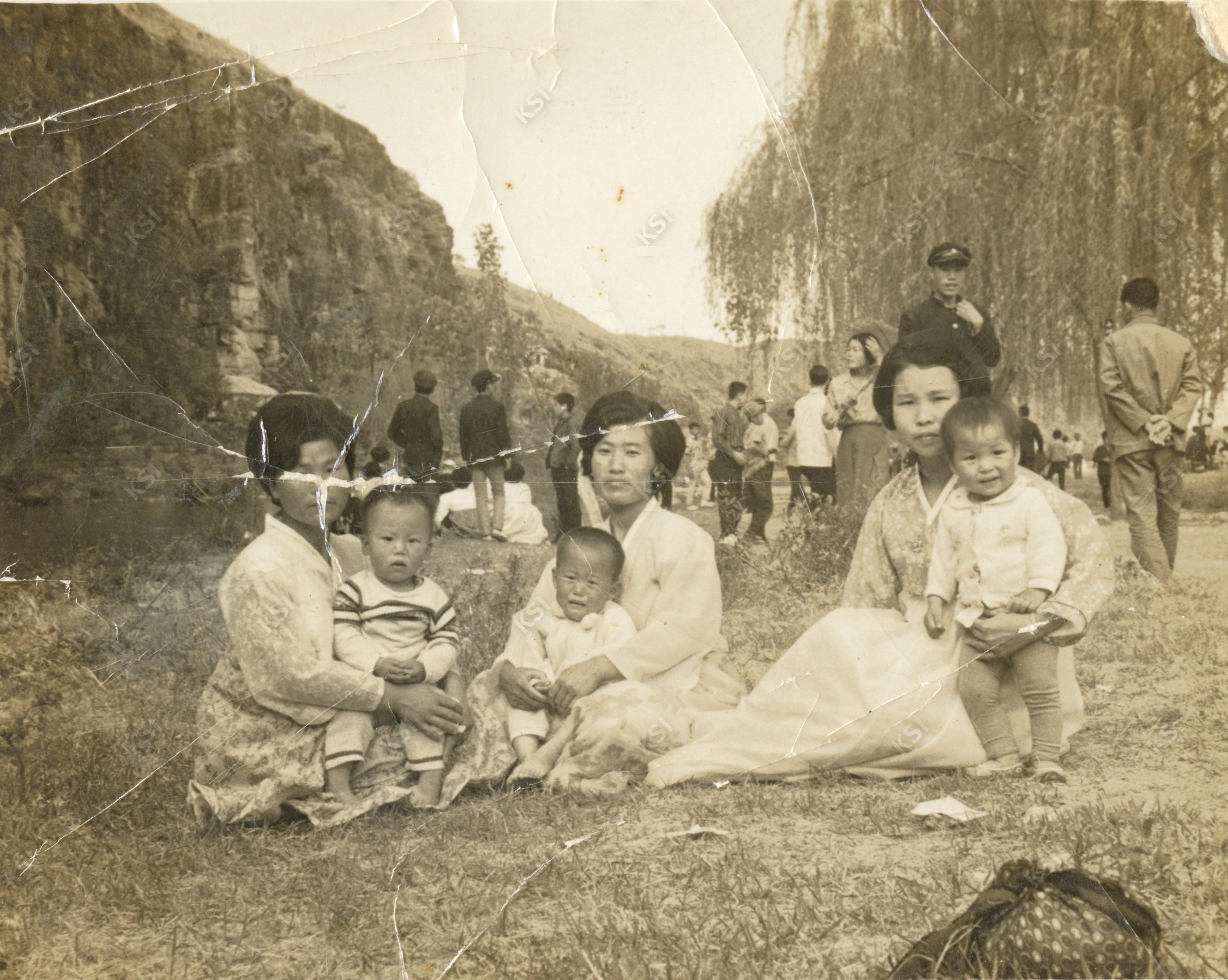 1968년경 암산유원지에서