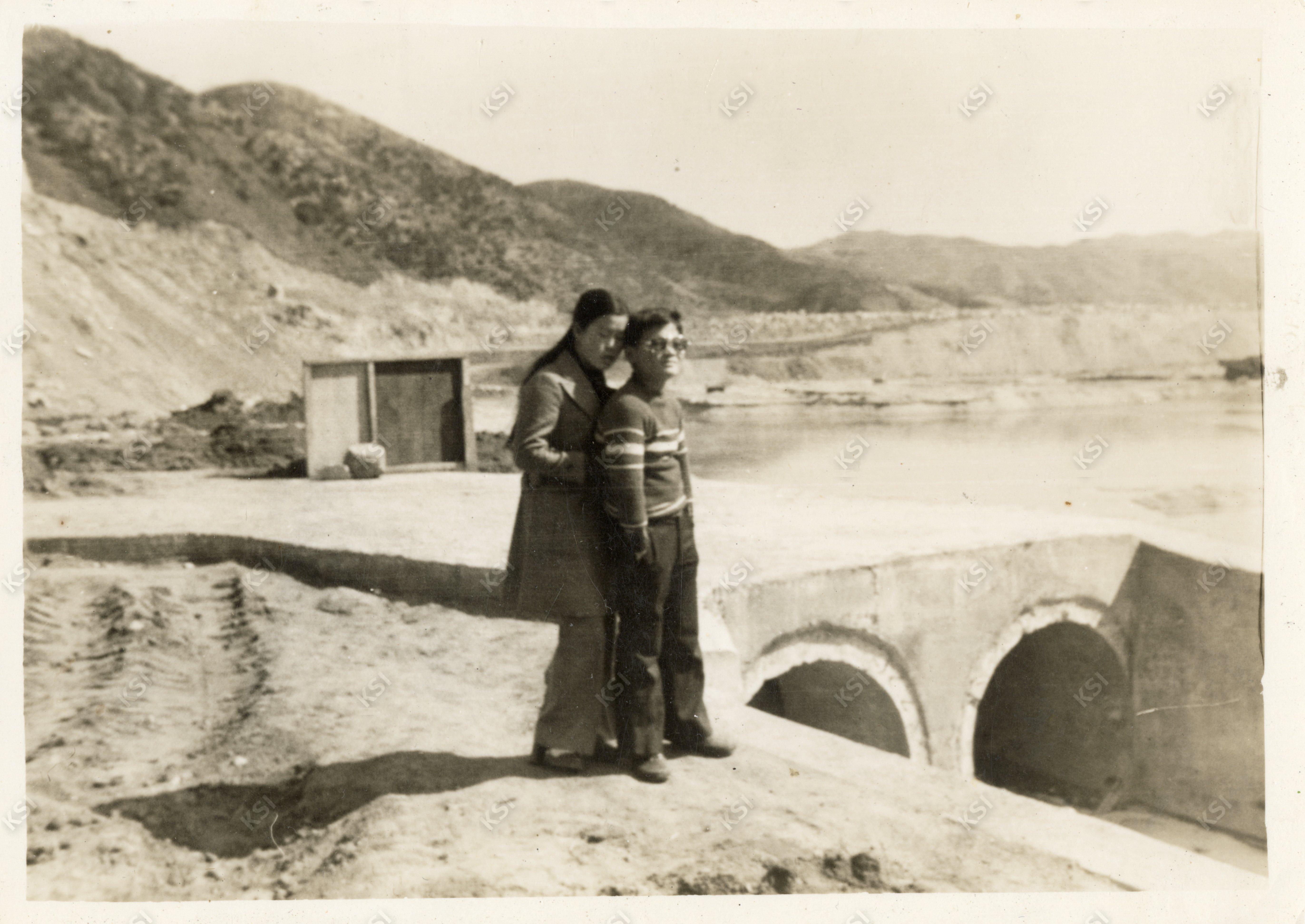 1974년경 안동댐 건설 현장에서