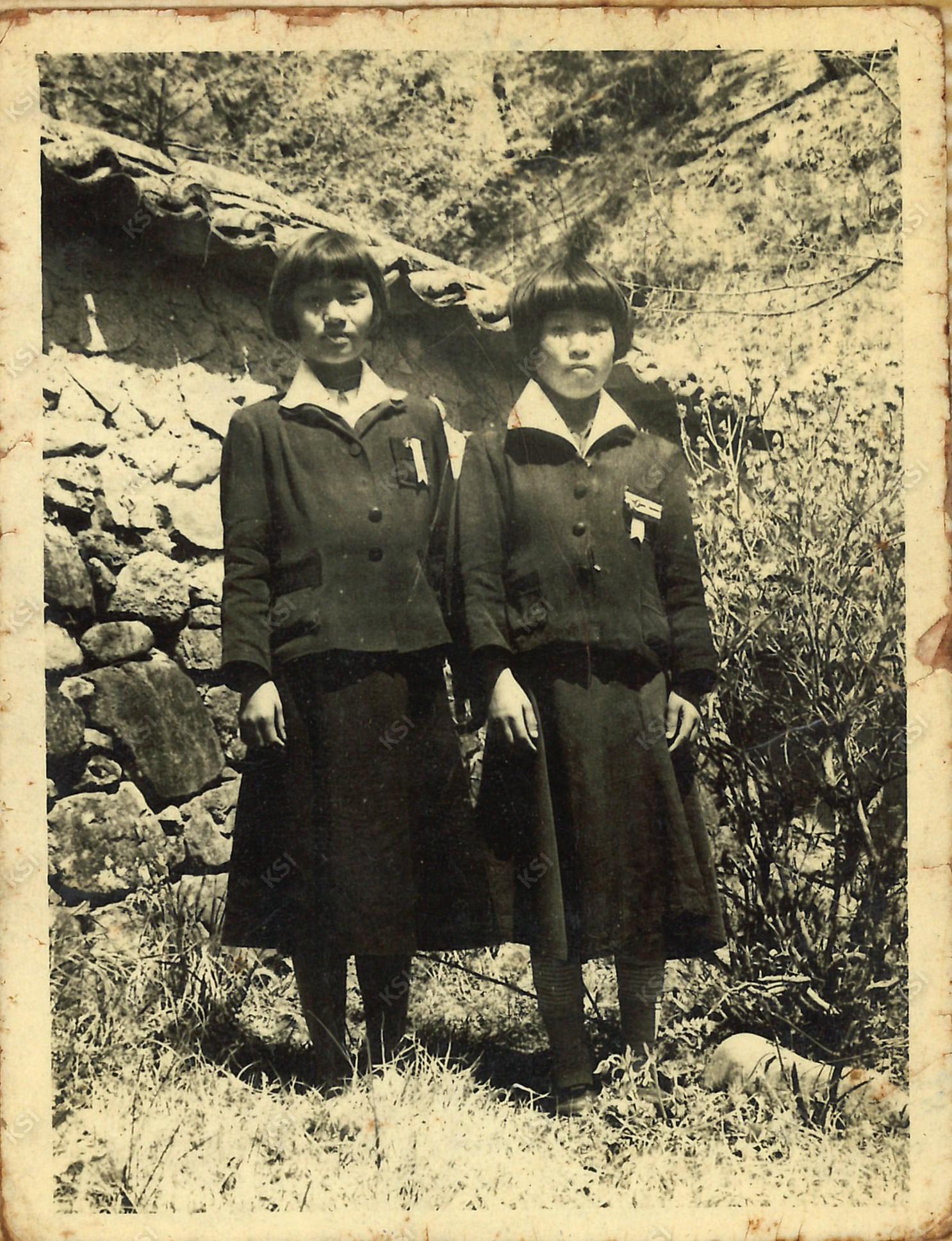 1962년 예안중학교 재학시절 도산서원으로 봄소풍