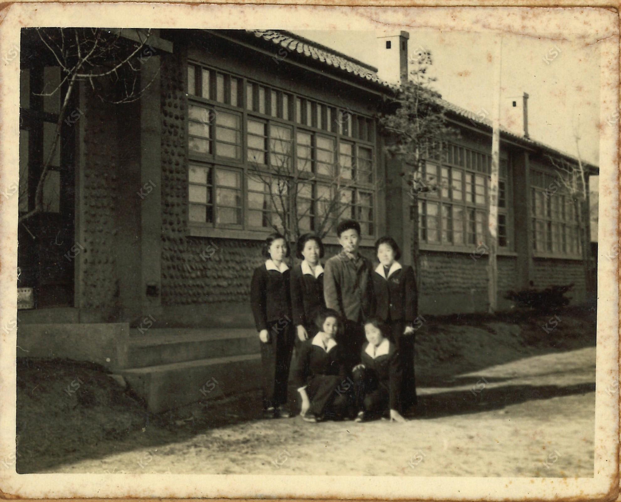 1965~1966년 경안여상 재학시절 예안중학교에서