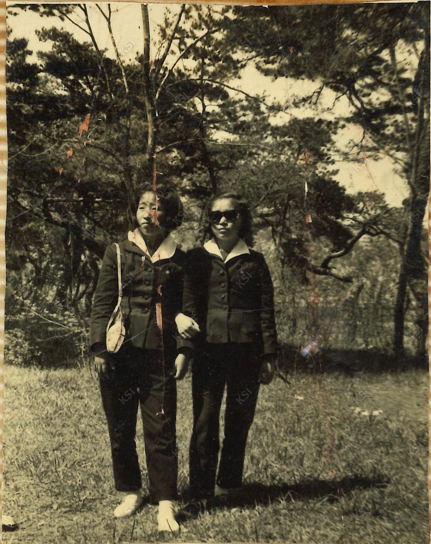 1965~1966년 경안여상 재학시절 친구와