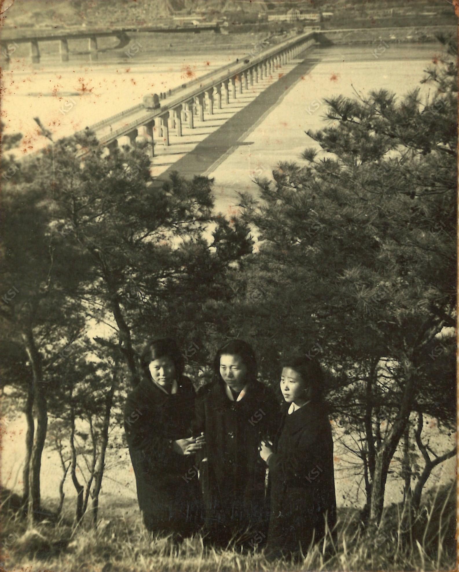 1968년 겨울 영호루 아래에서