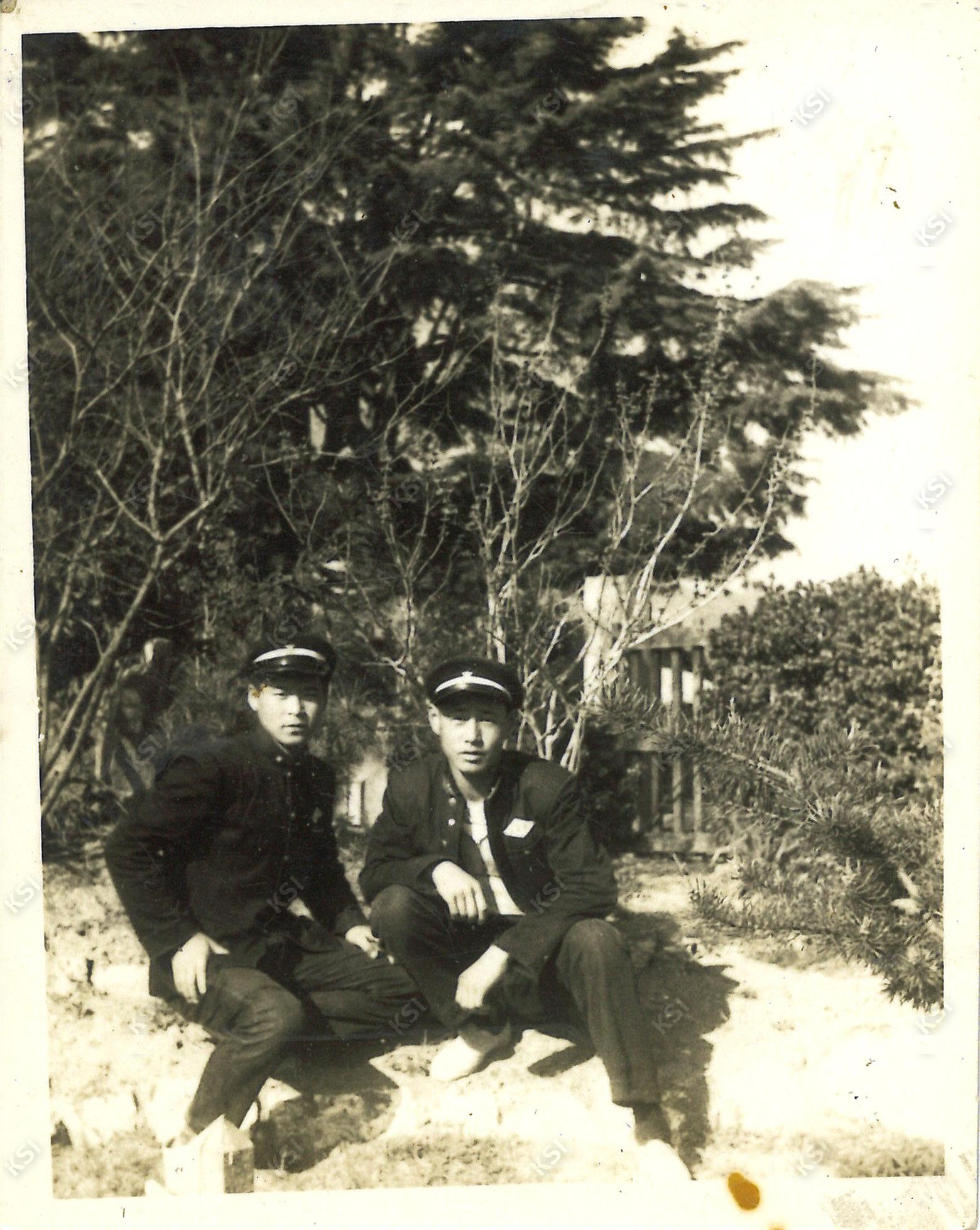 1966년 4월 23일 운산역 화단에서