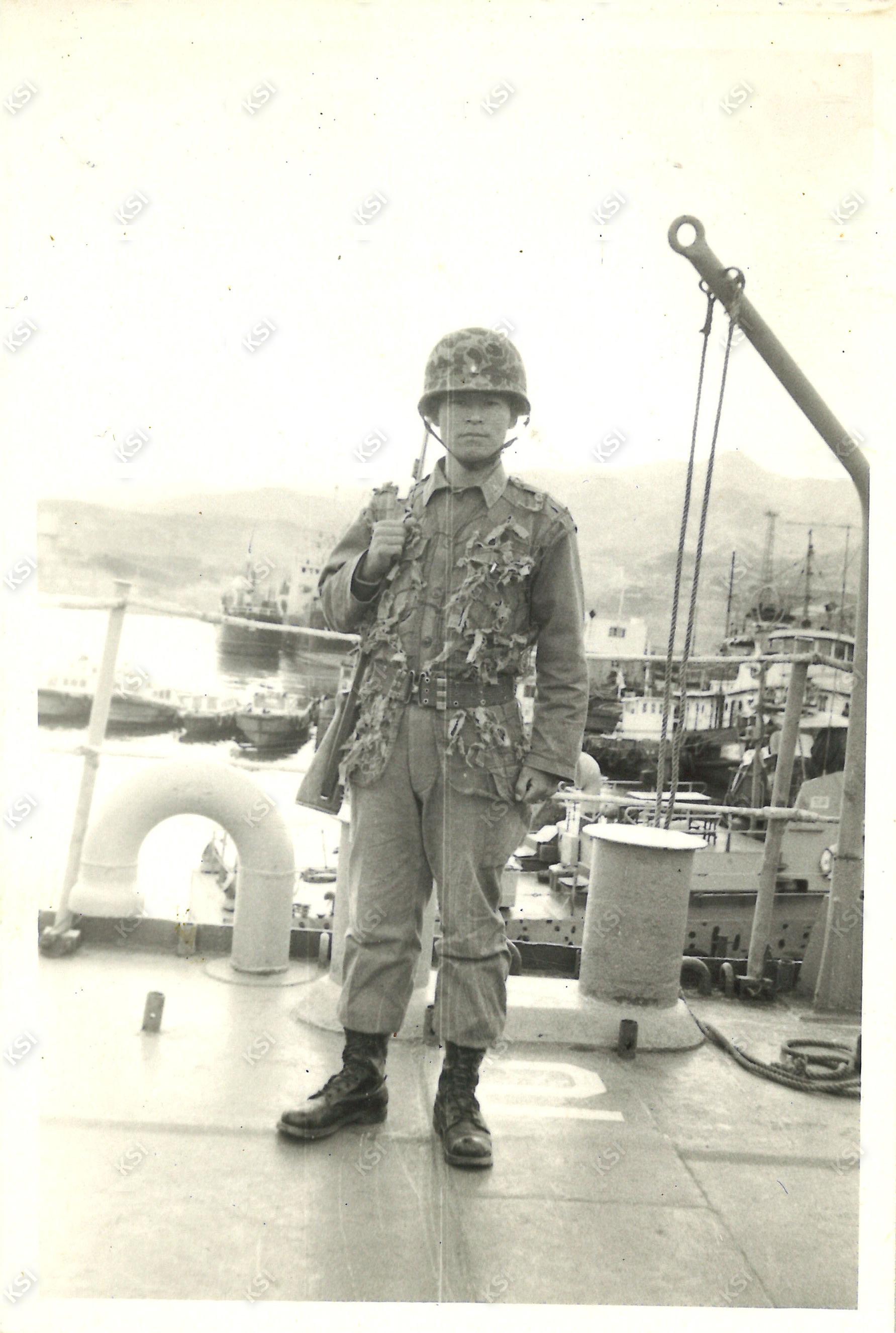 1973년 10월 21~29일 상륙작전 중 묵호항에서