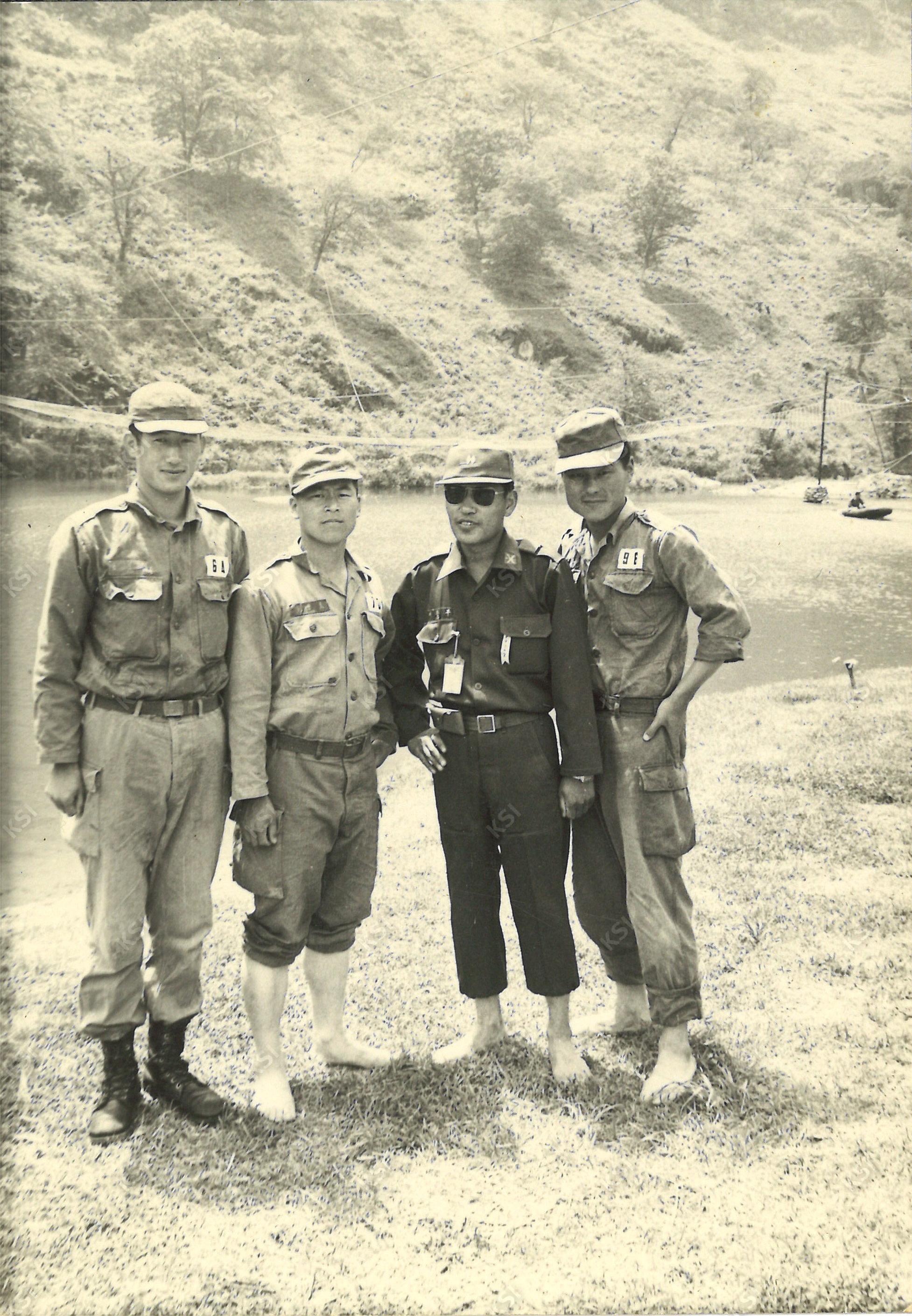 1973년 전남 동복유격장에서 유격훈련 중