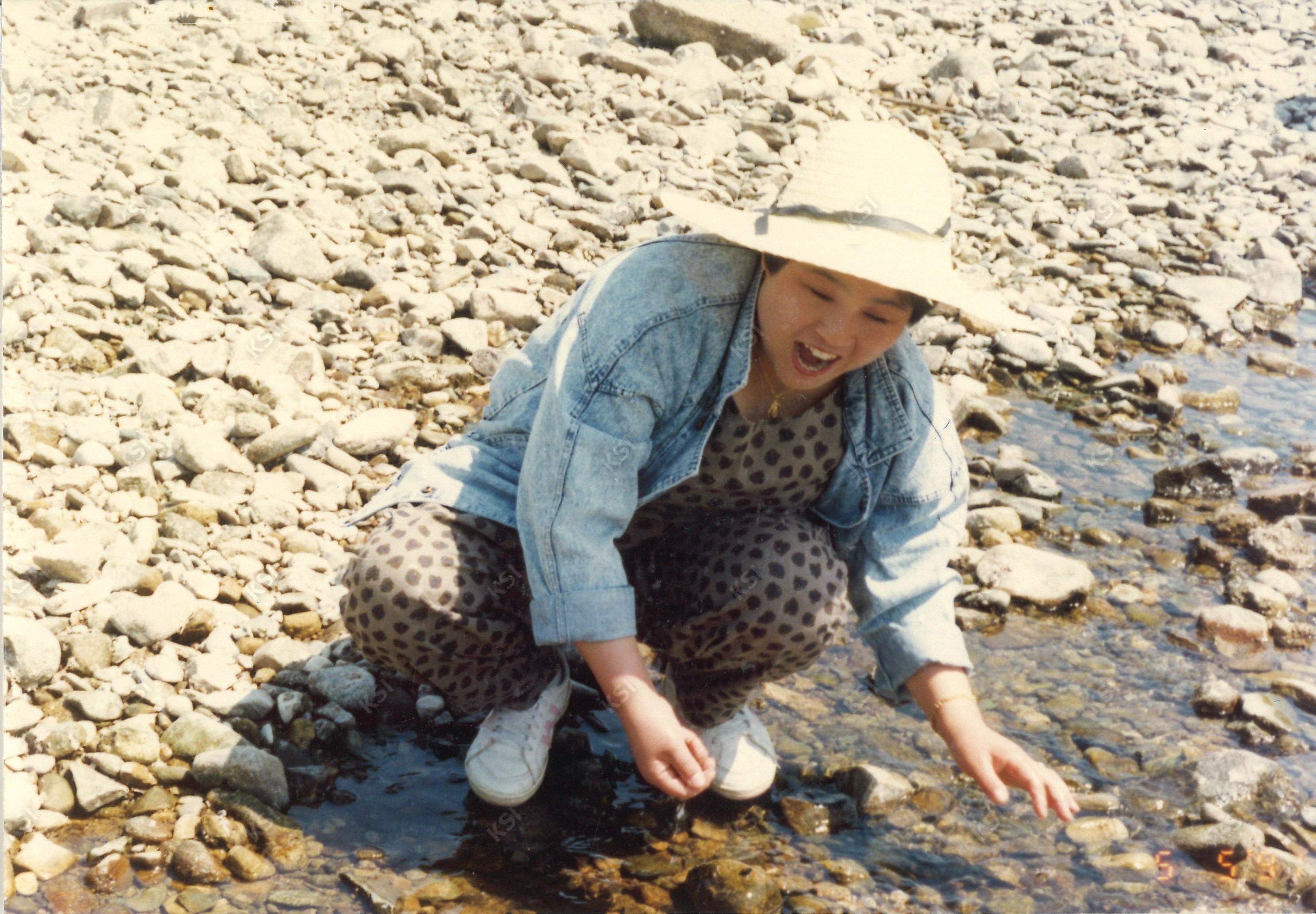 1980년대 길안천에서 다슬기잡이