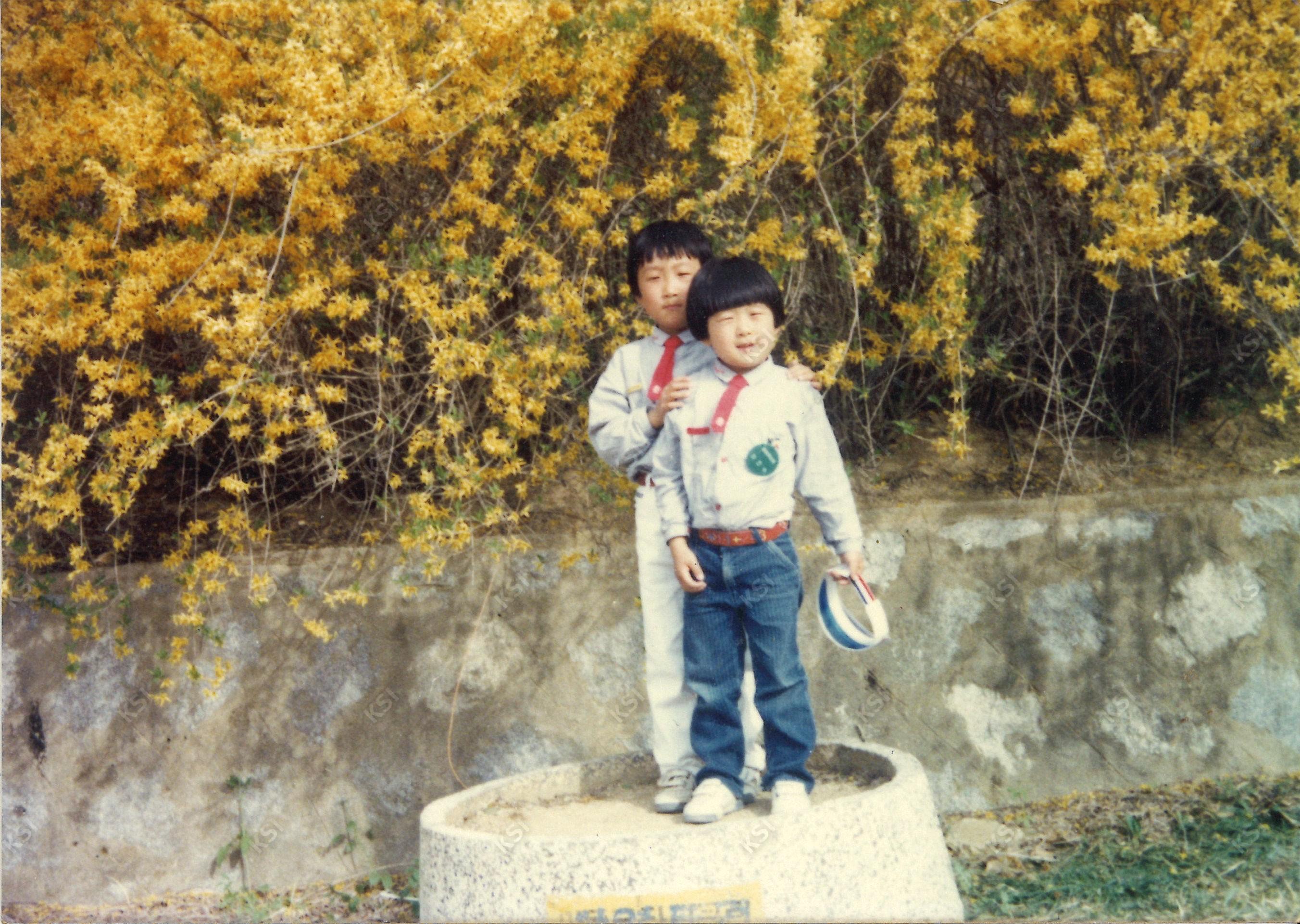1988년 안동댐 나들이에서 아들들