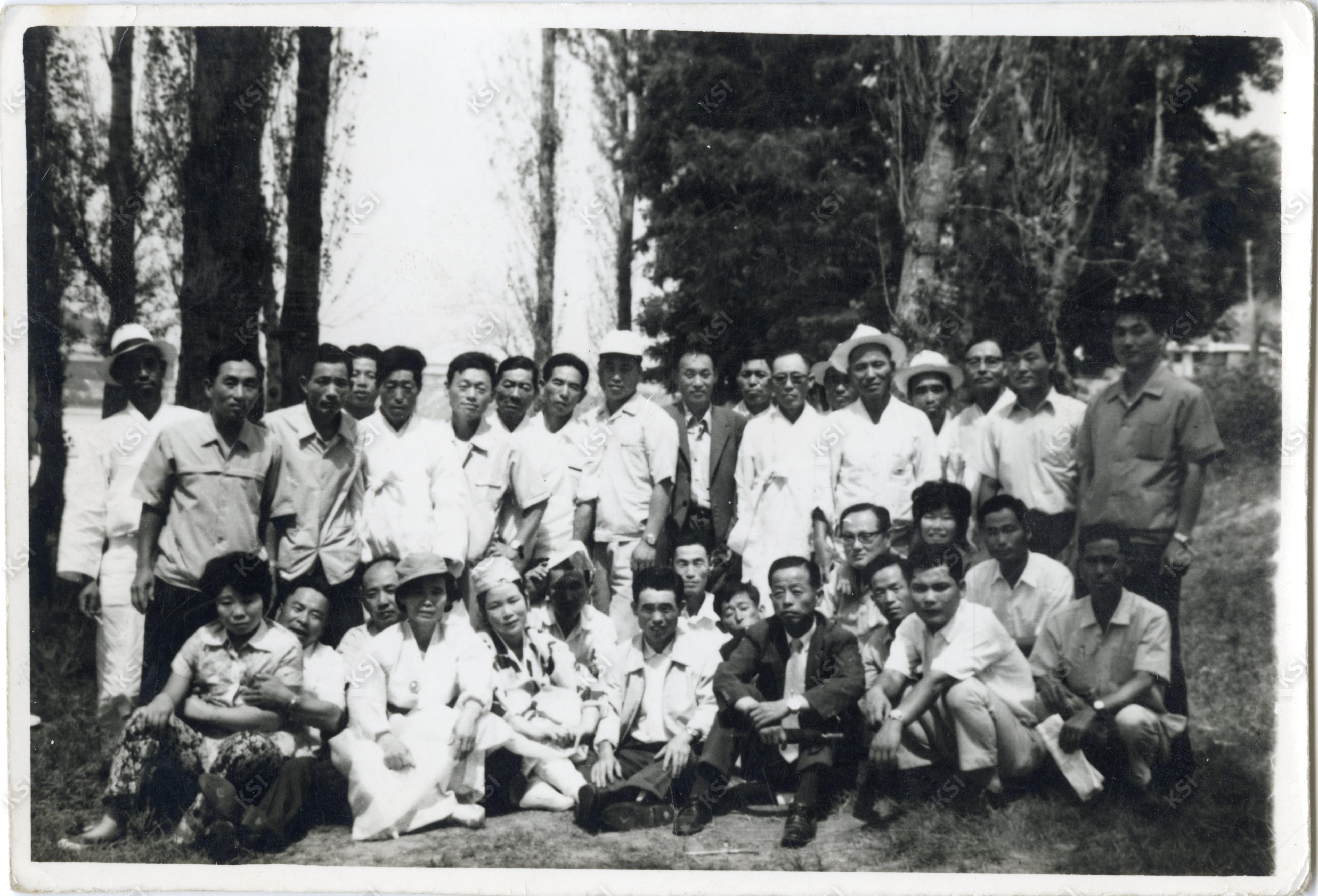 1960년대 안동 엽연초 생산조합 직원 사진