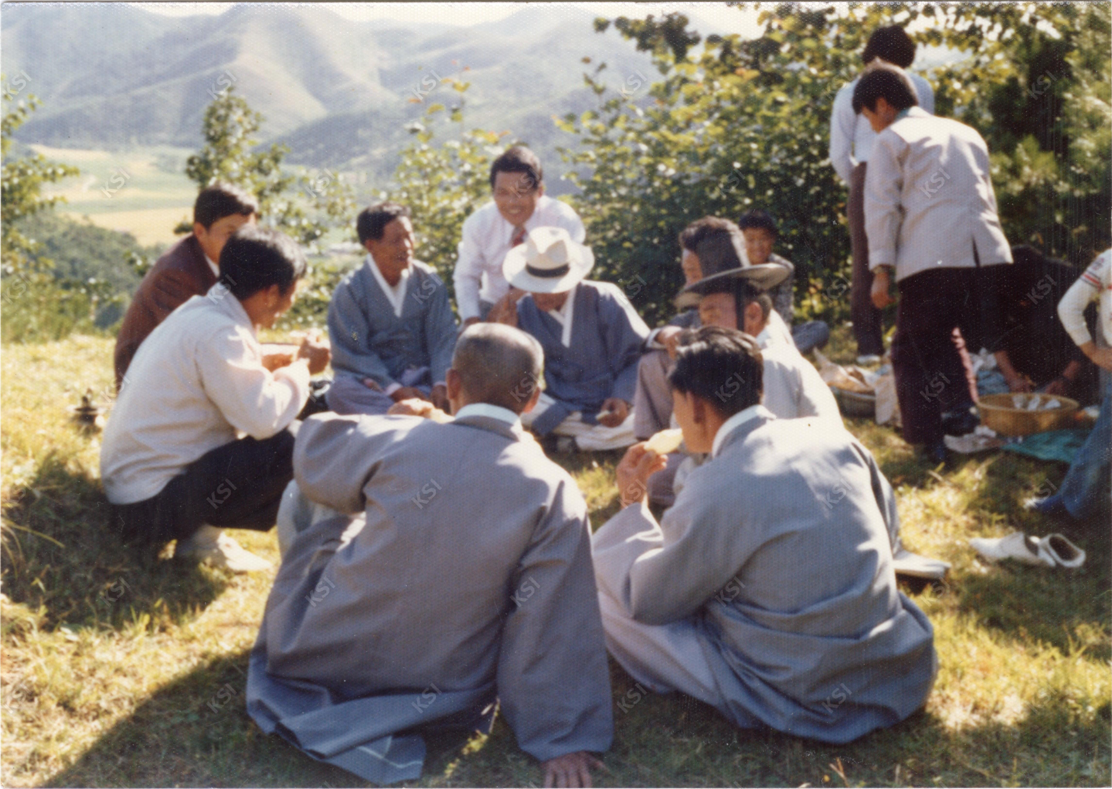 1980년대 망천리 산소에서