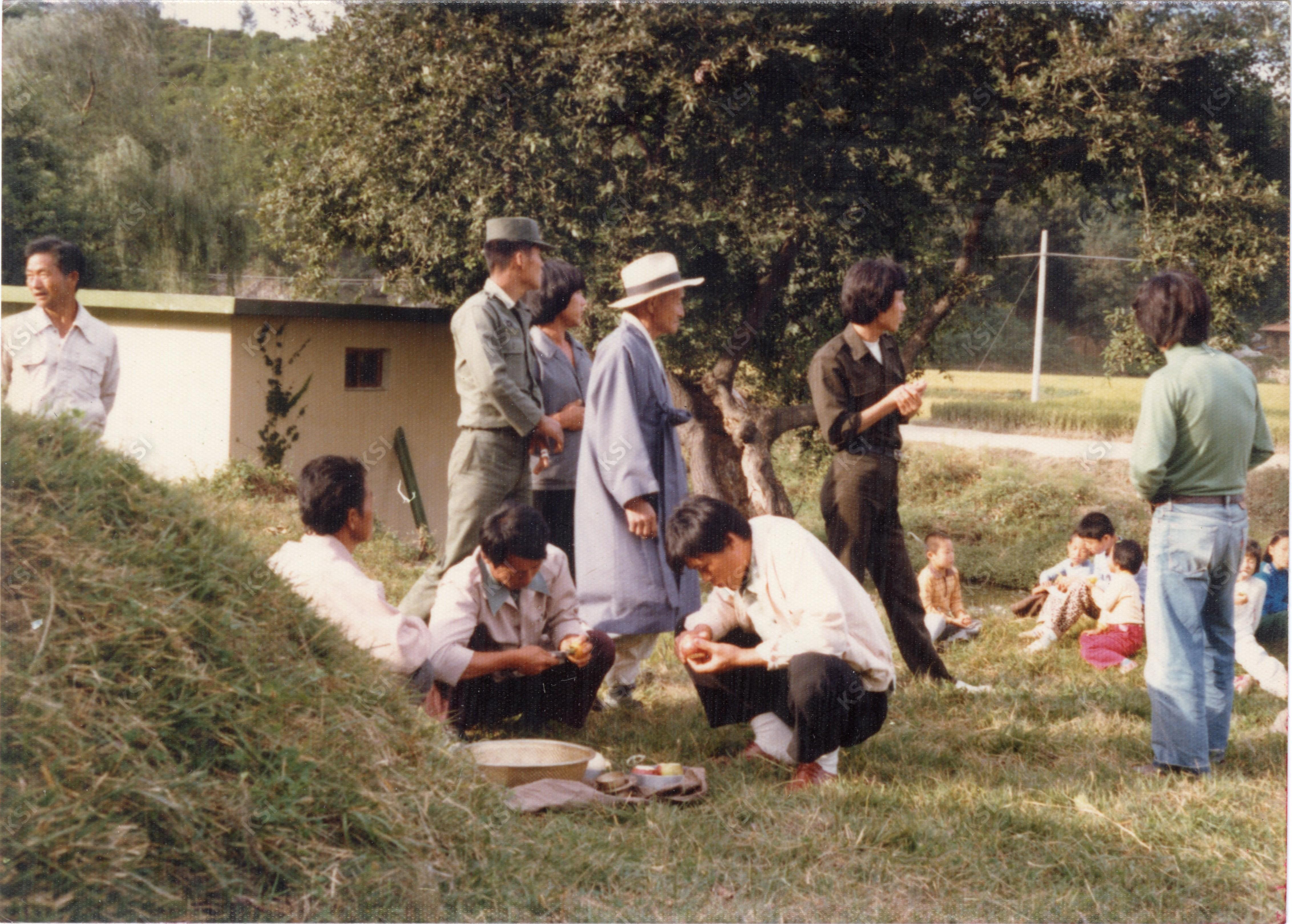 1980년대 망천리 산소에서