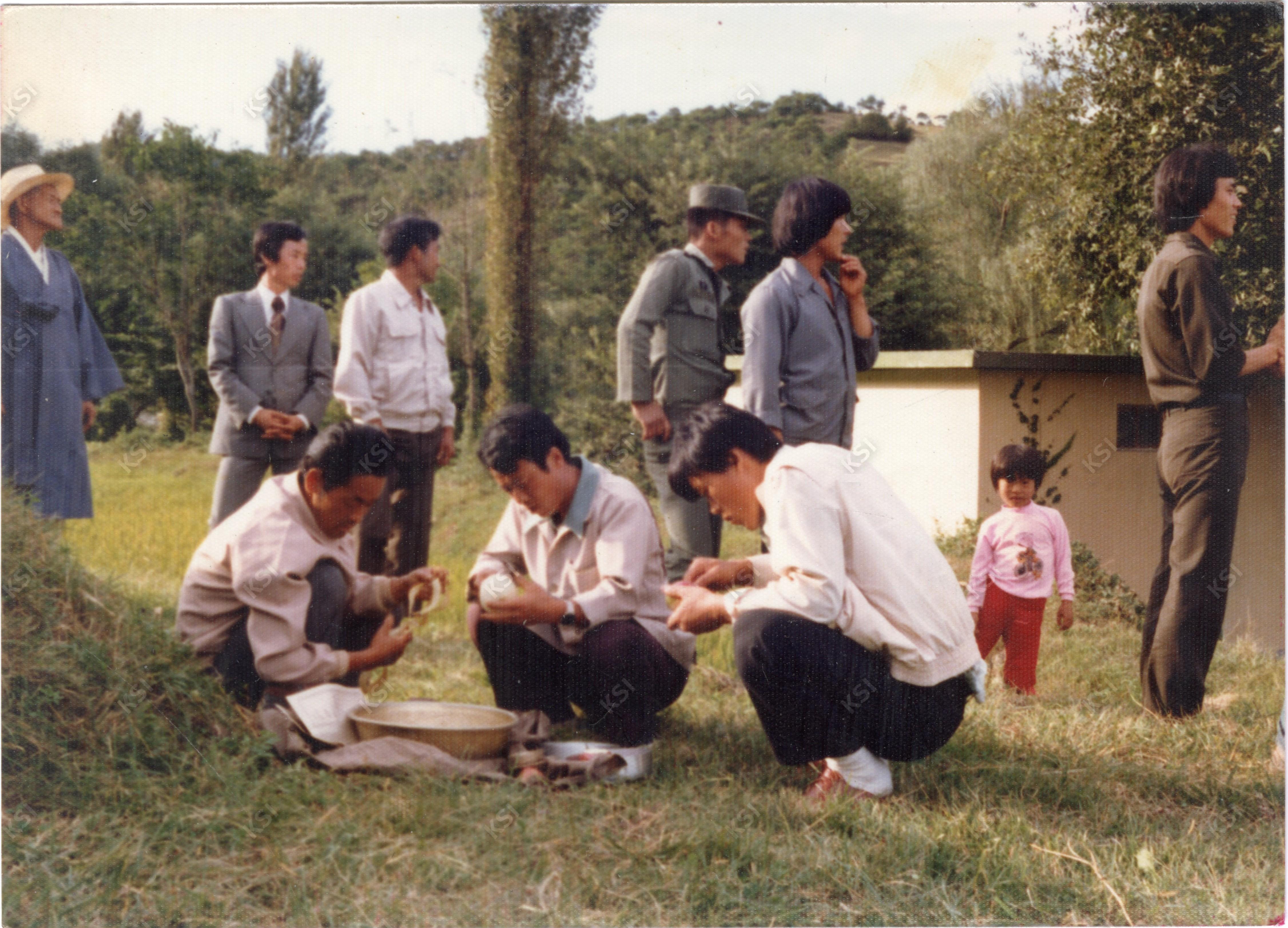 1980년대 망천리 산소에서