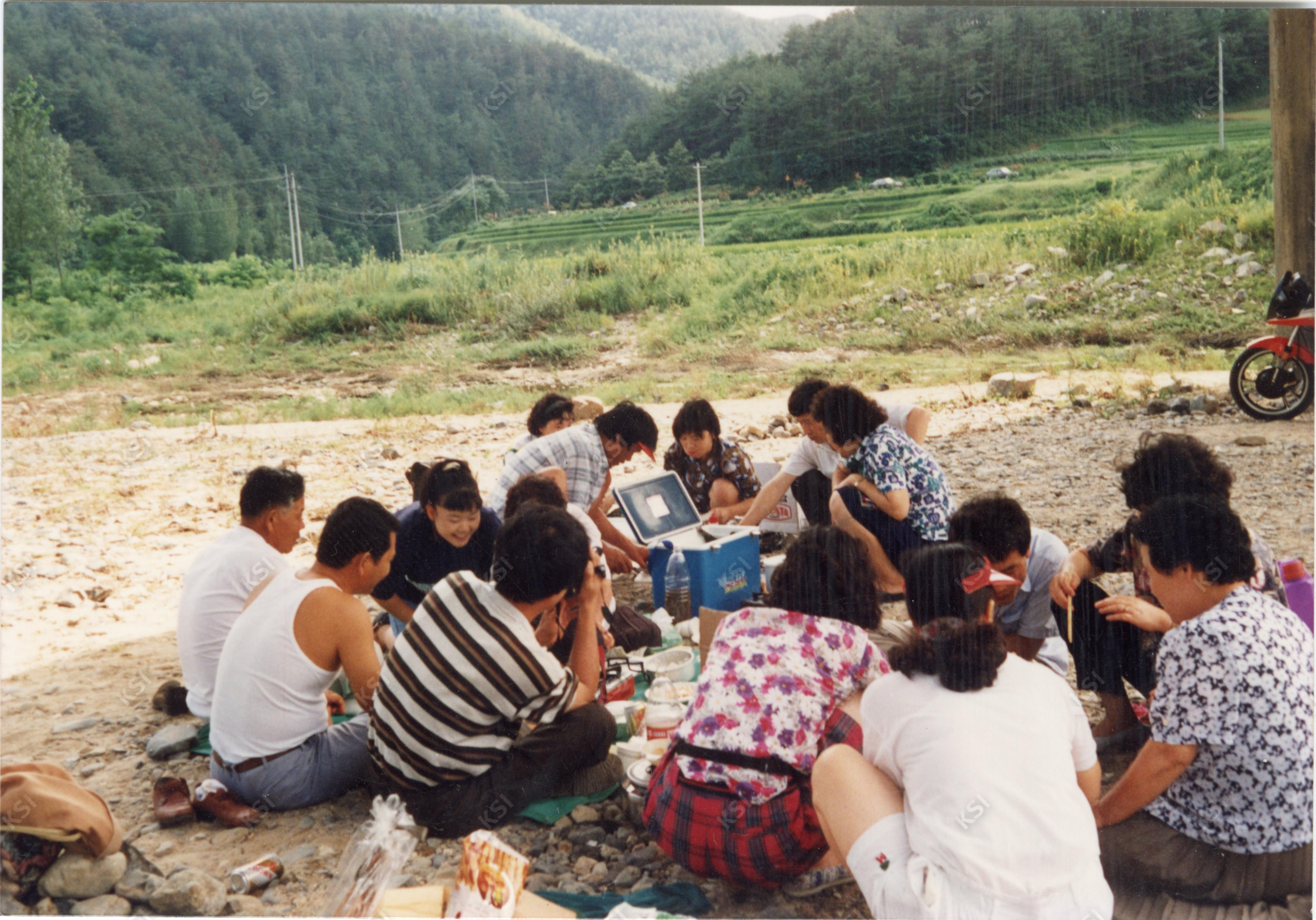 1980년대 안동 낙동강변 아유회