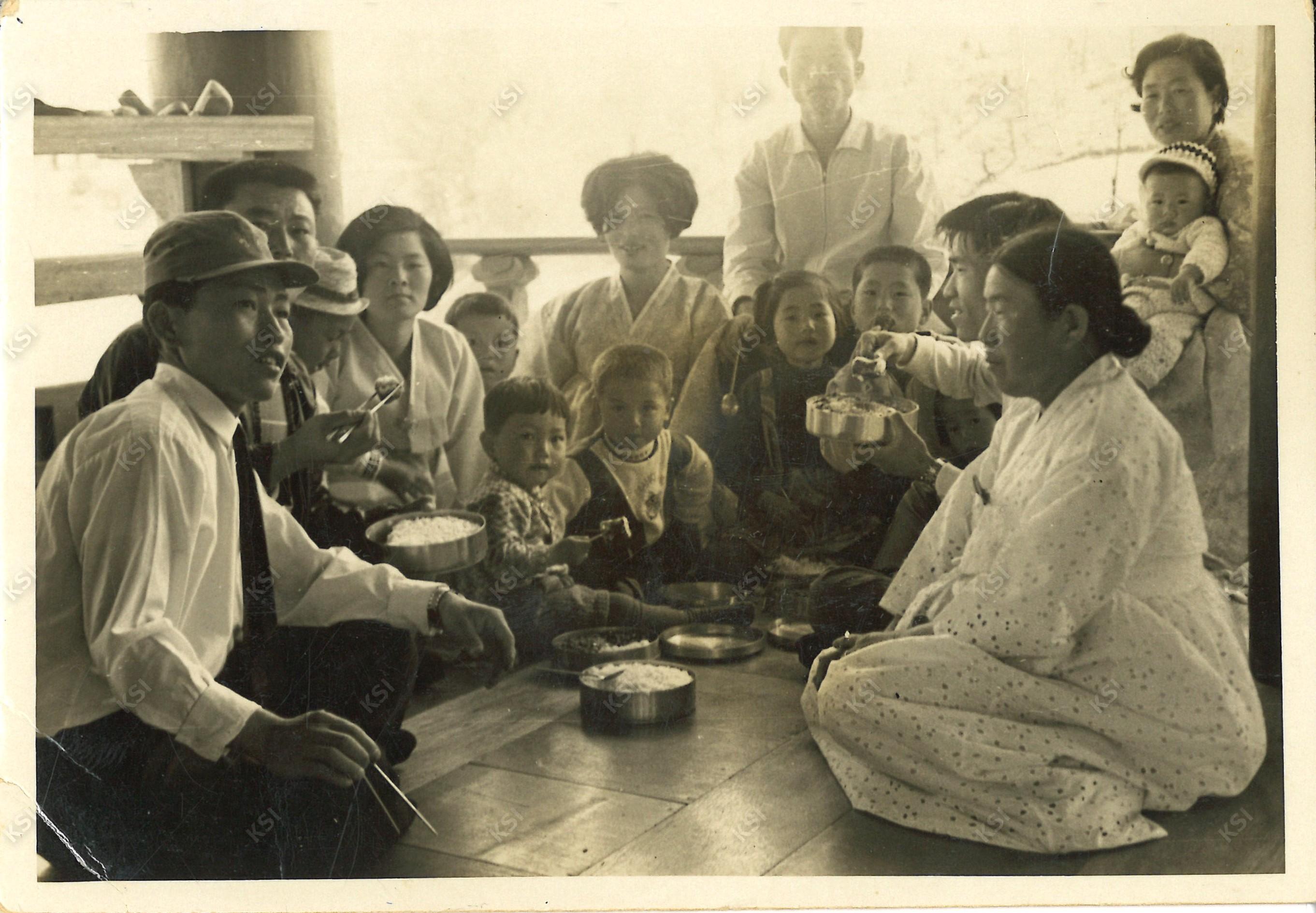 1971년 영호루 가족 나들이