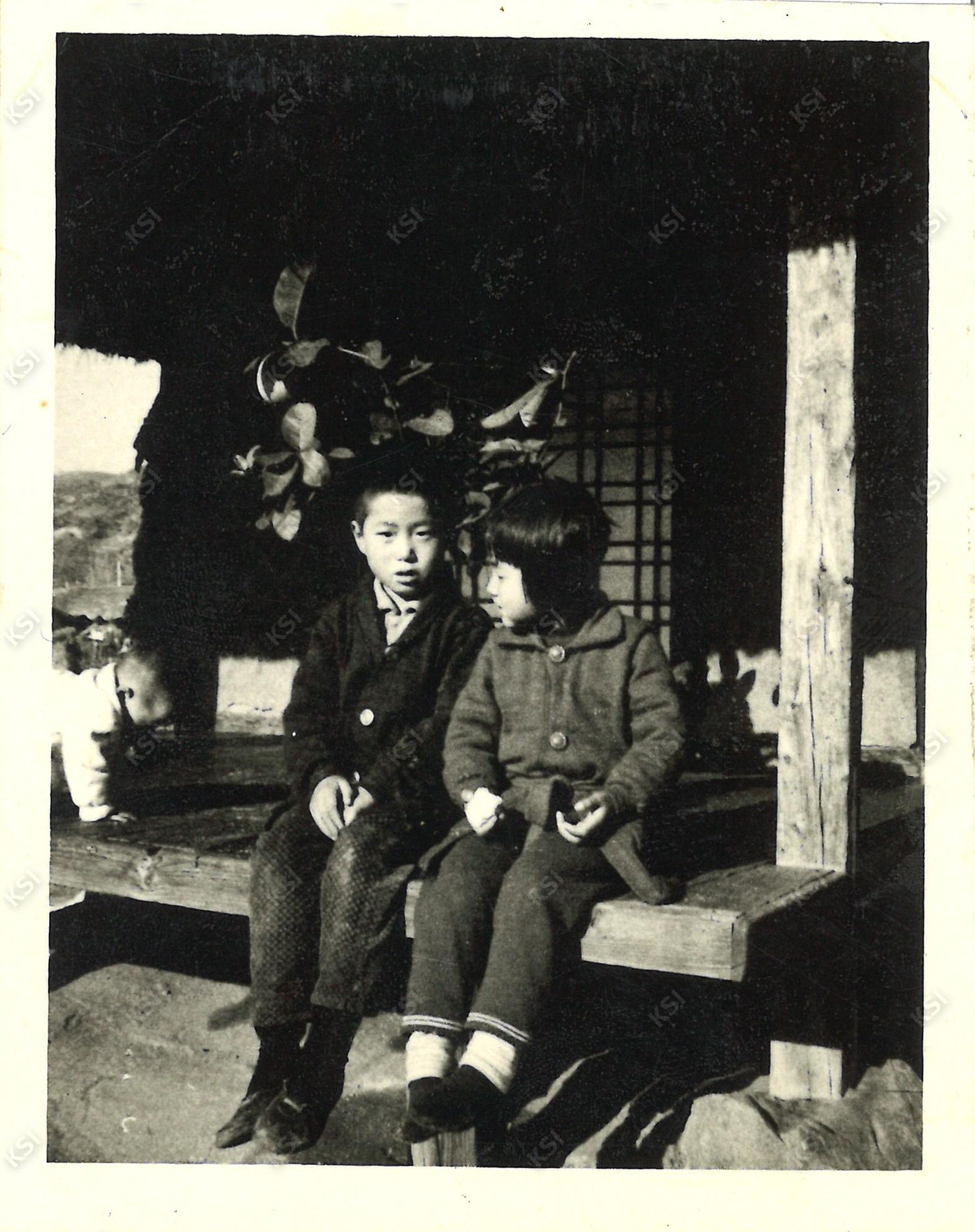 1971년 안동고등학교 근처에 있던 초가집에서