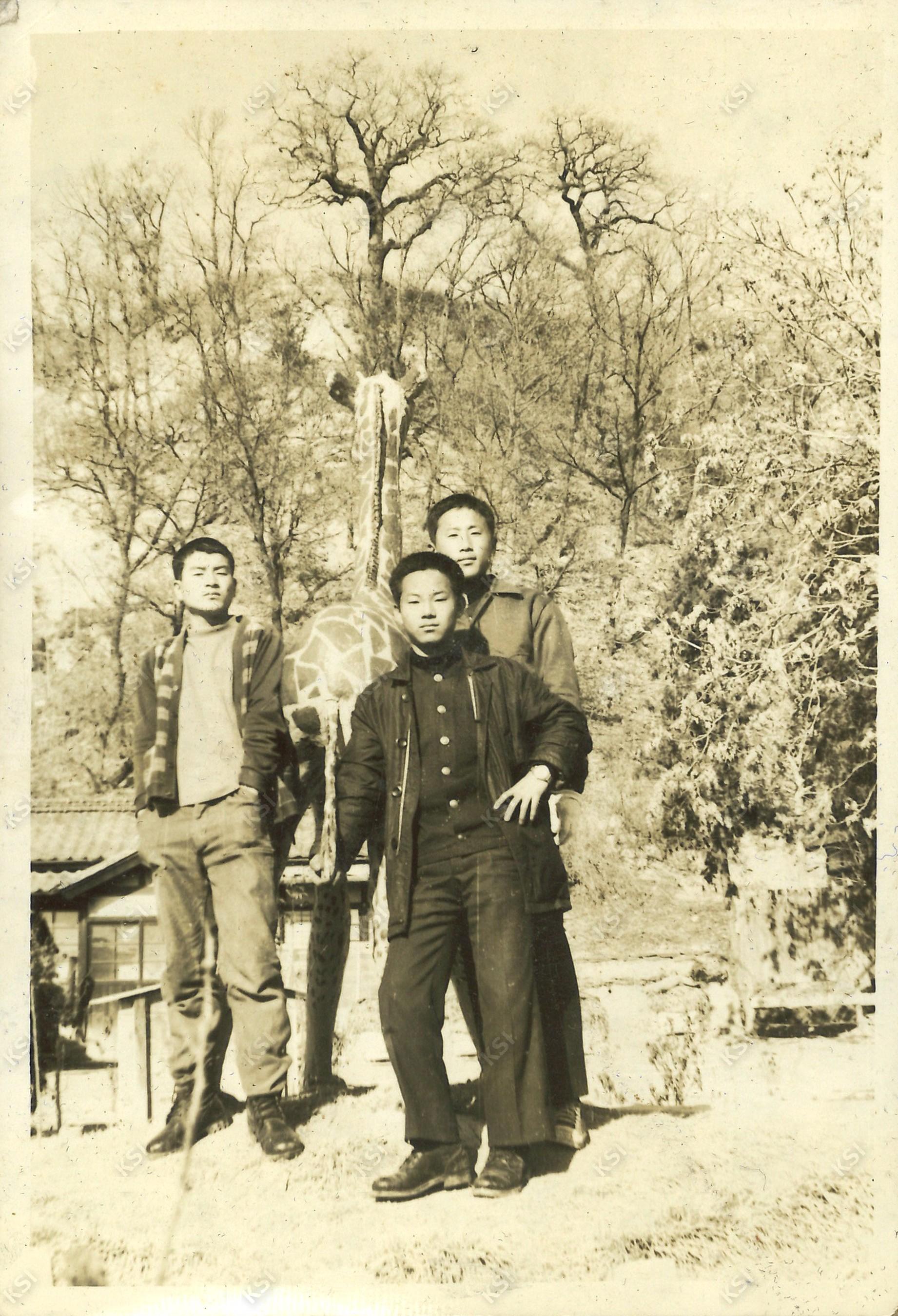 1969~1971년경 대구 수성못 유원지에서