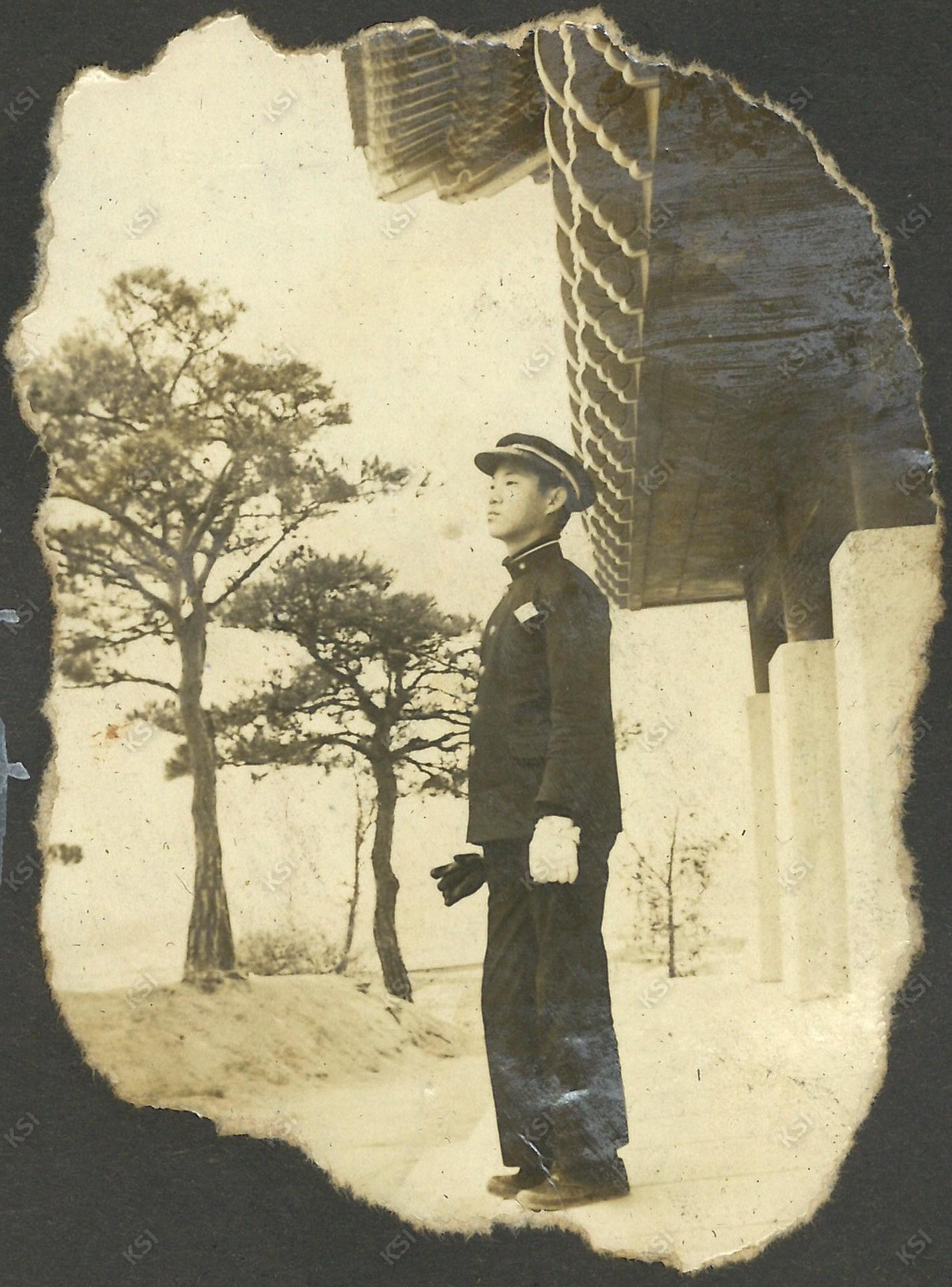 1969~1971년경 영호루 누각 아래에서