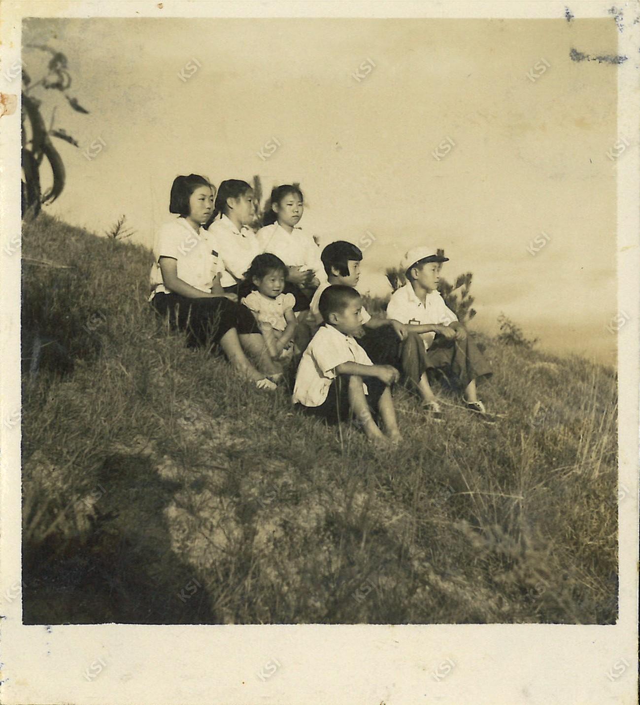 1955~1956년경 명륜동 자택 뒷산에서