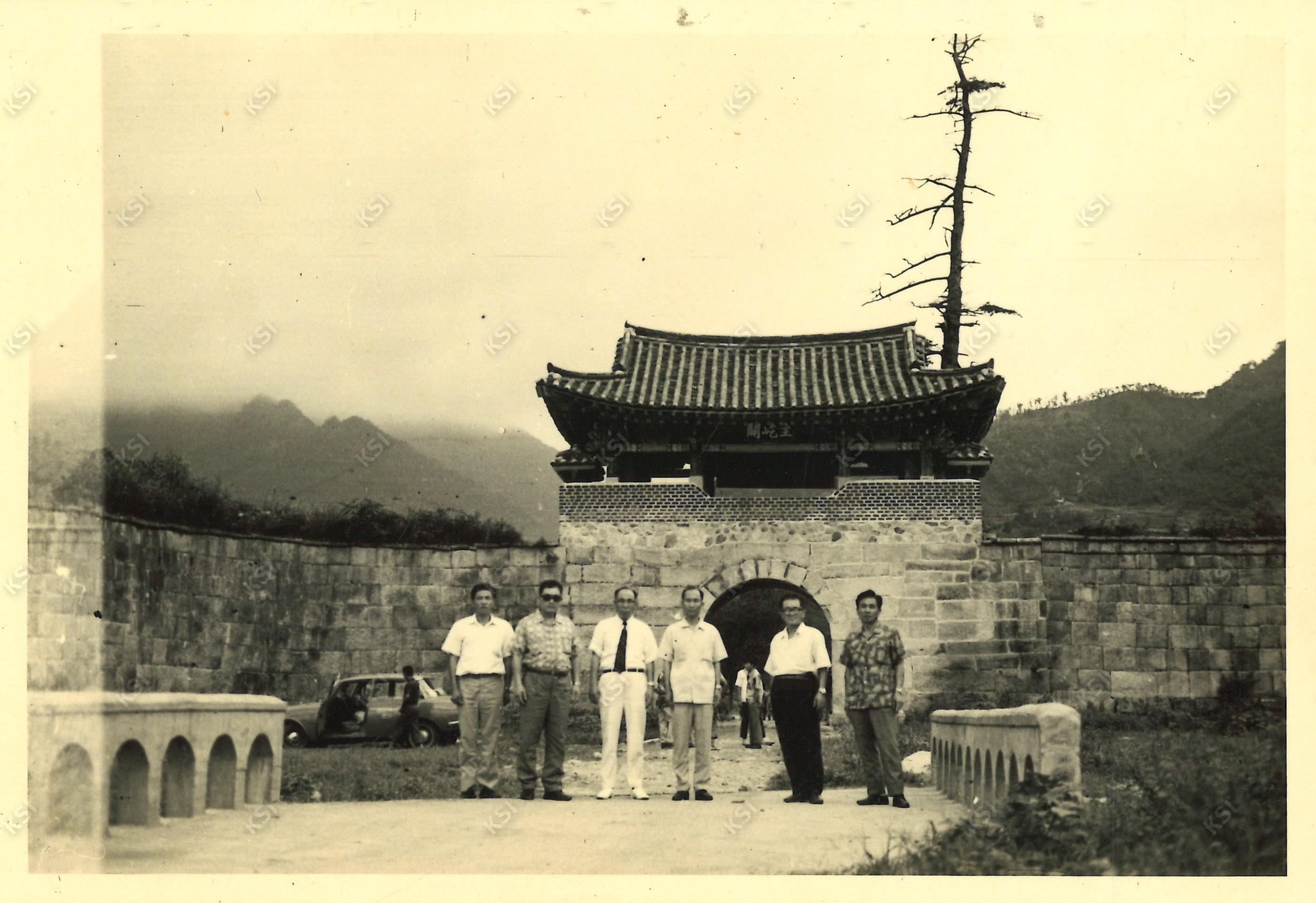 1960년대 문경새재에서
