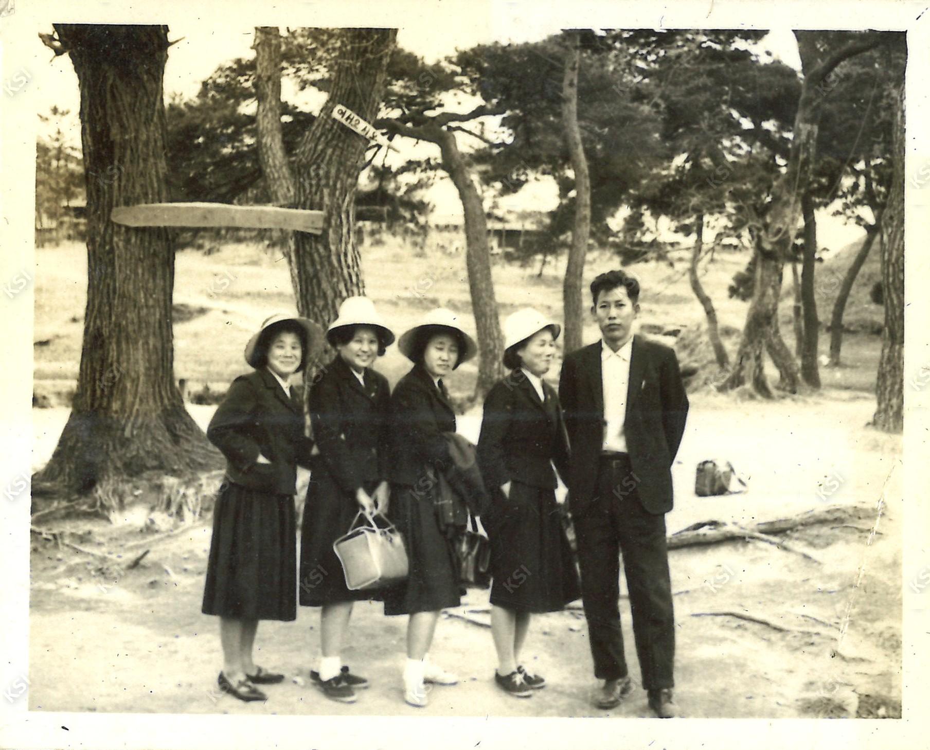1962~1963년경 암산유원지에서
