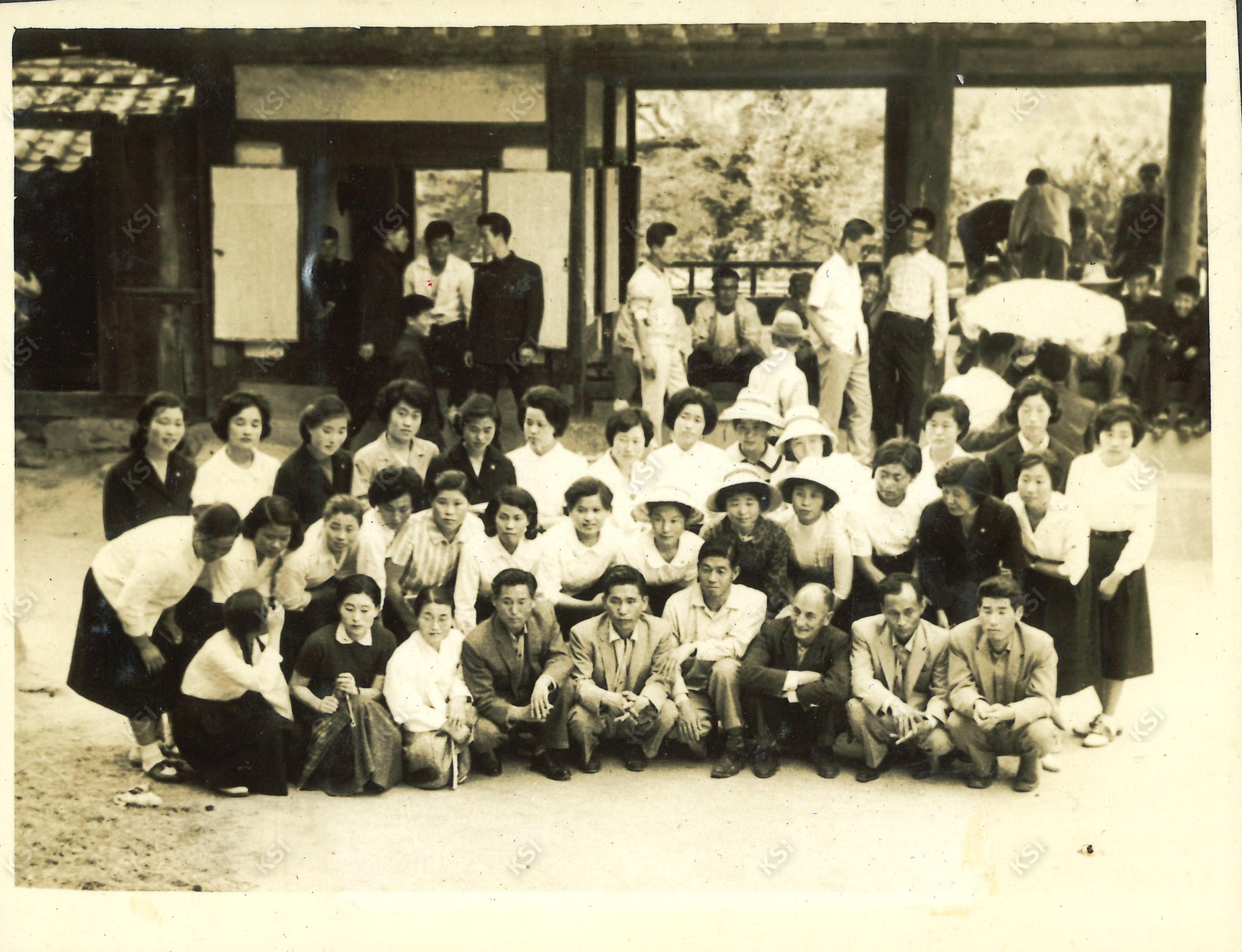 1963년경 안동농업초급대학 백운정 답사