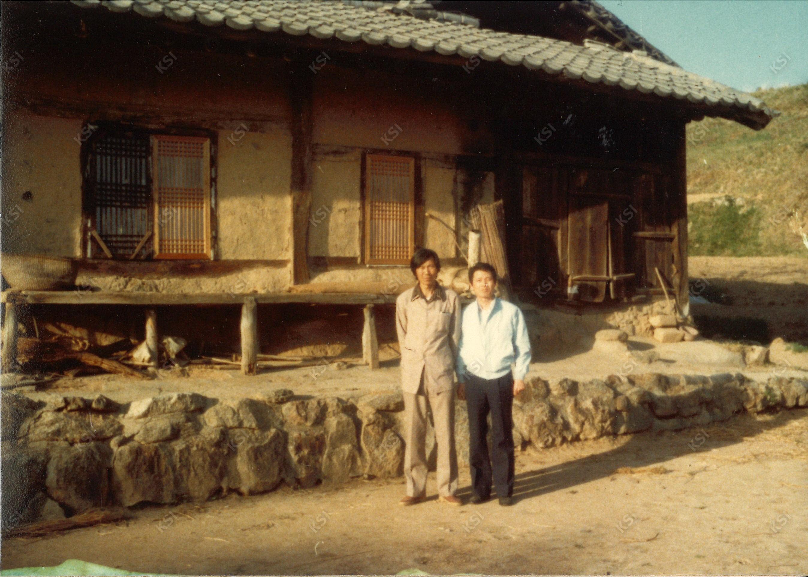 1970년대 범바우 재실에서