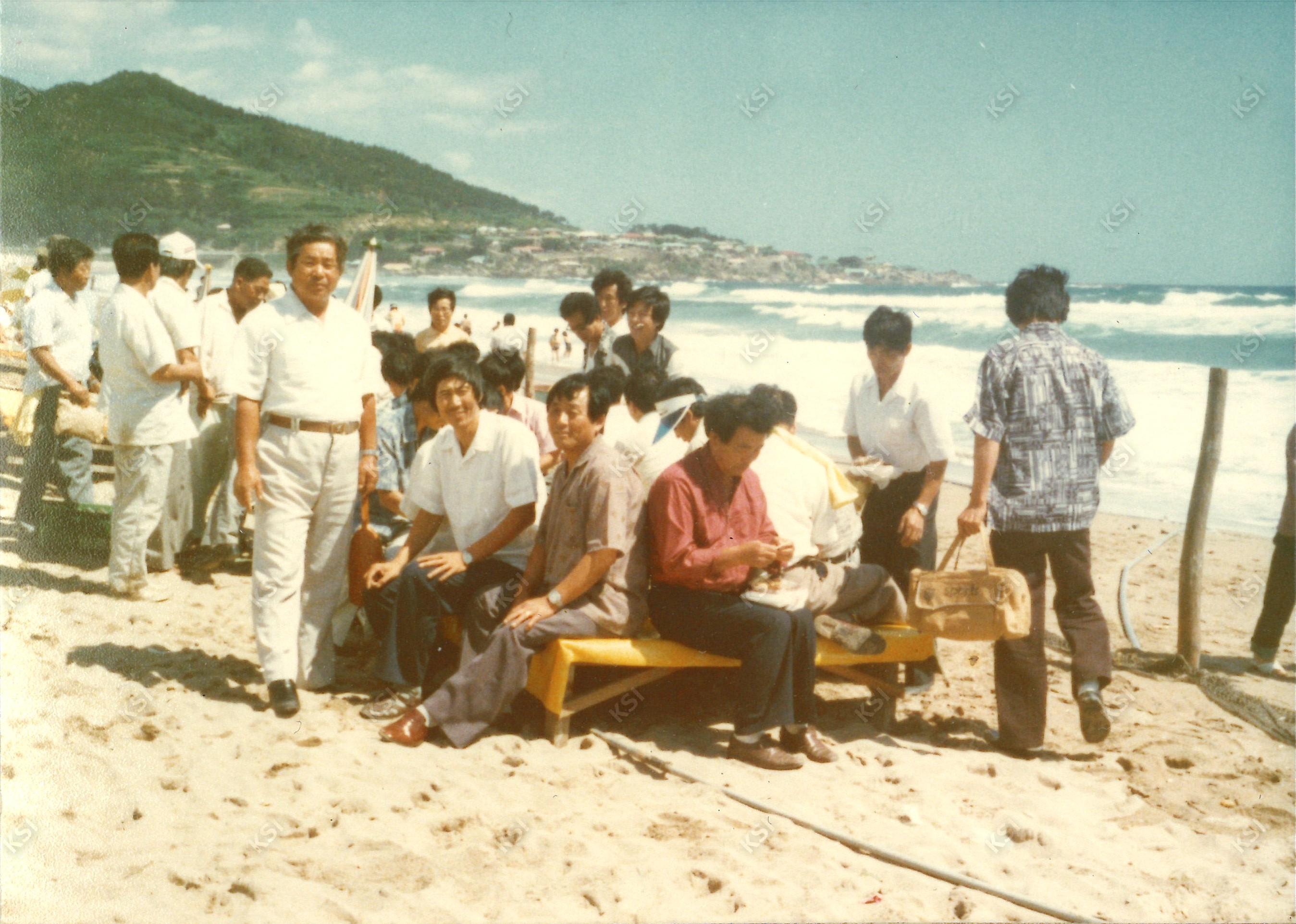 1970년대 영덕군 장사해수욕장에서 야유회