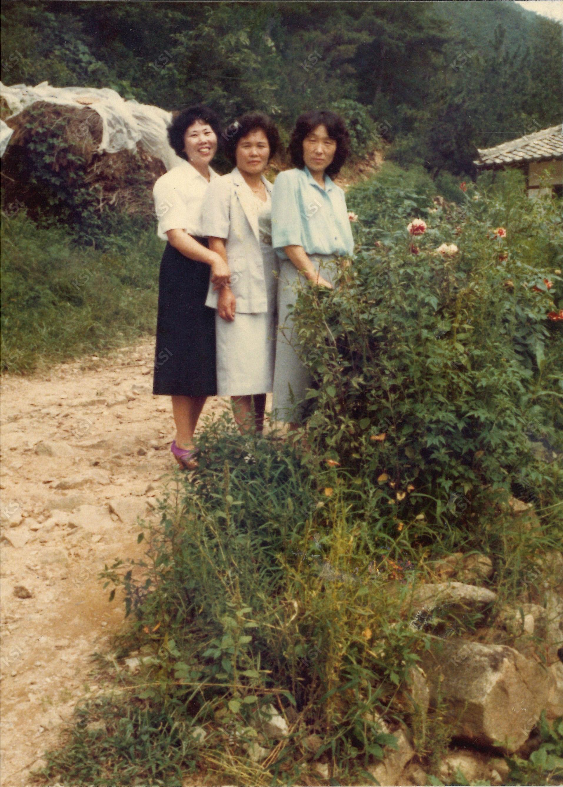1980년대 영천하숙 앞에서