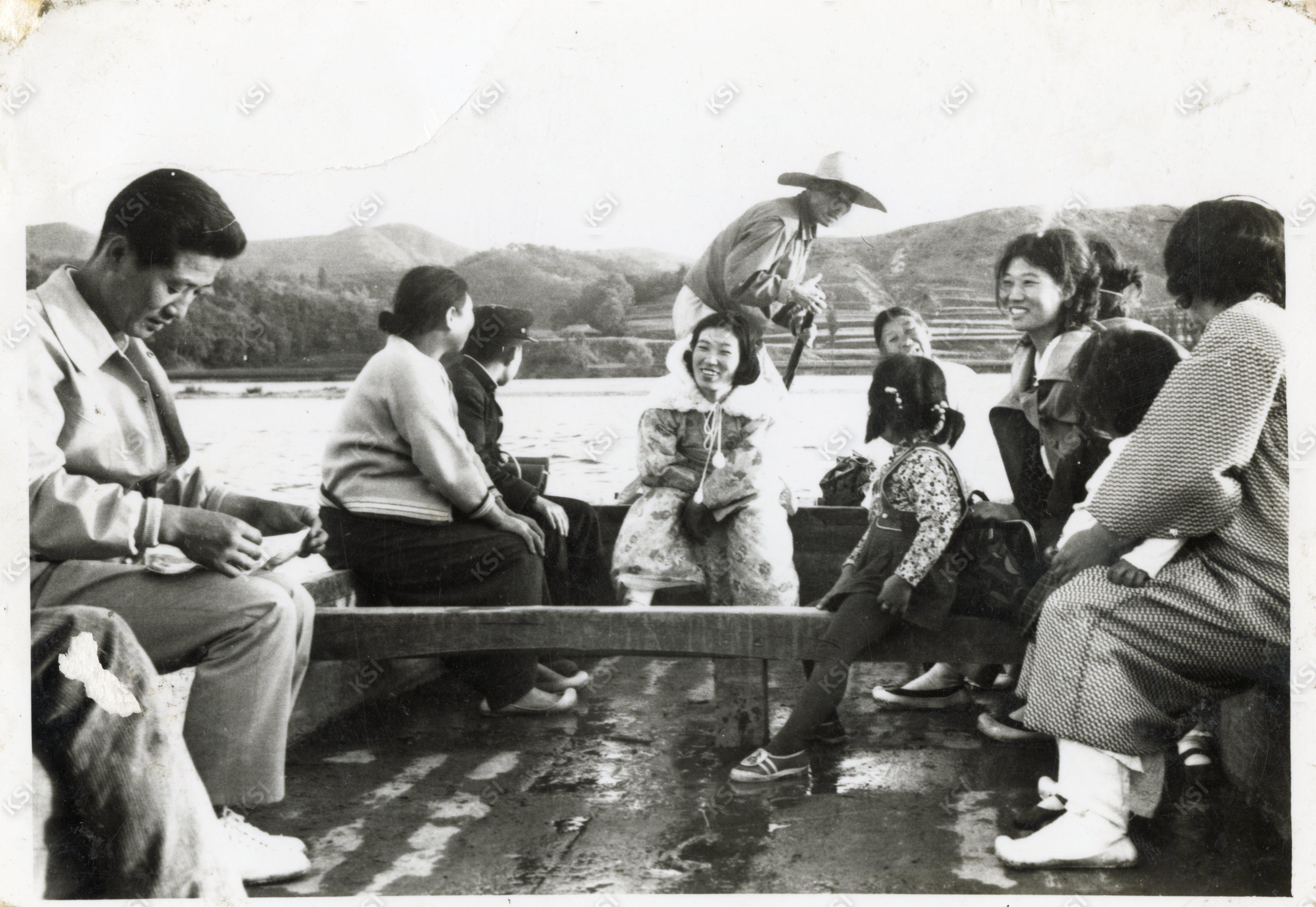 1972년 용상동과 정상동을 오가던 나룻배