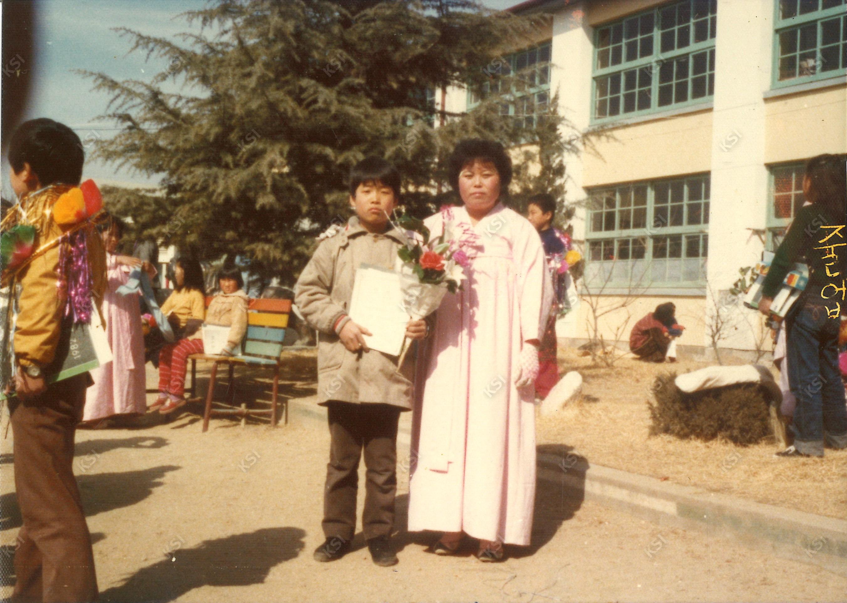 1982년 2월 16일 안동국민학교 졸업식
