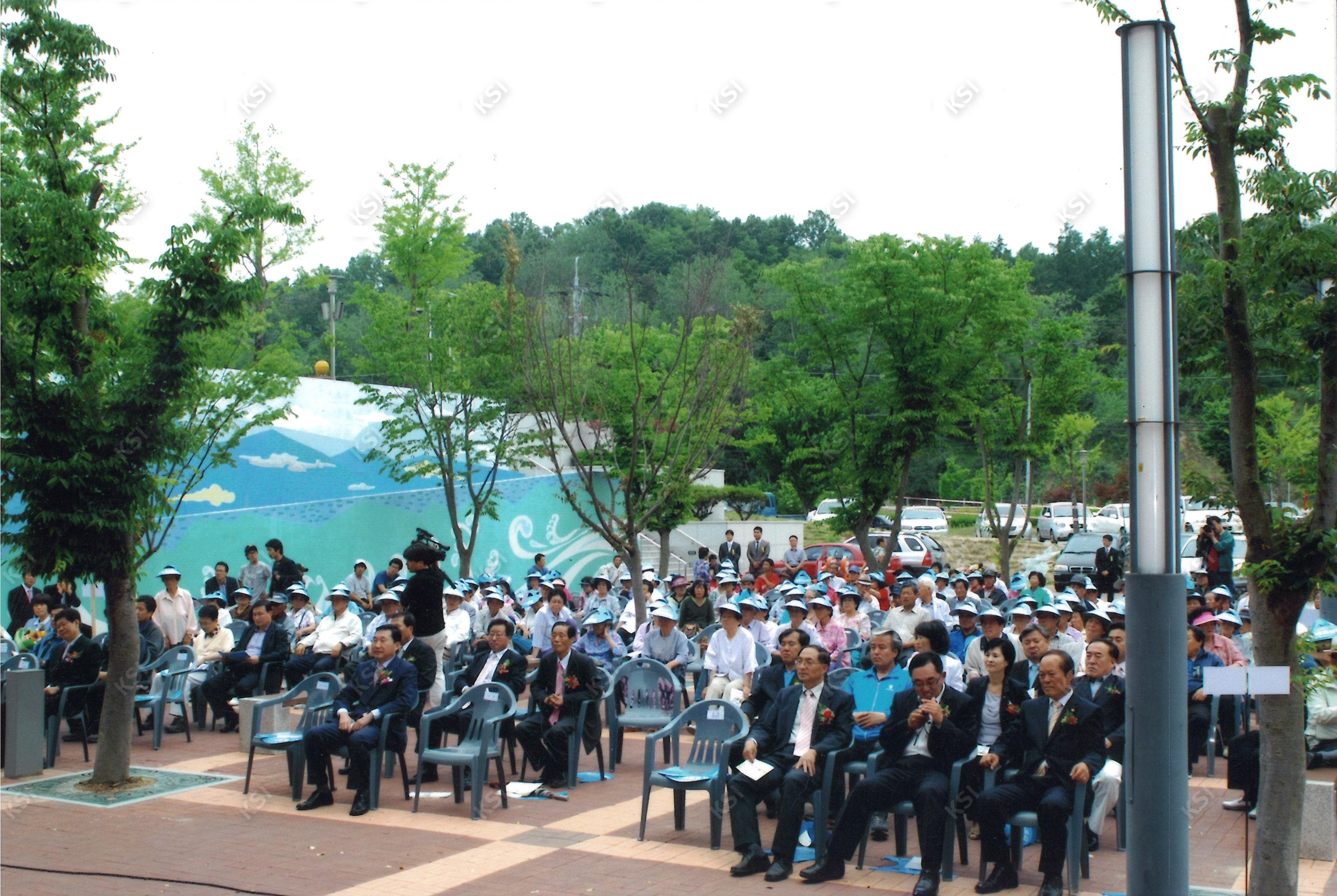 2010년 안동학가산온천 방문기념행사 방문객 모습