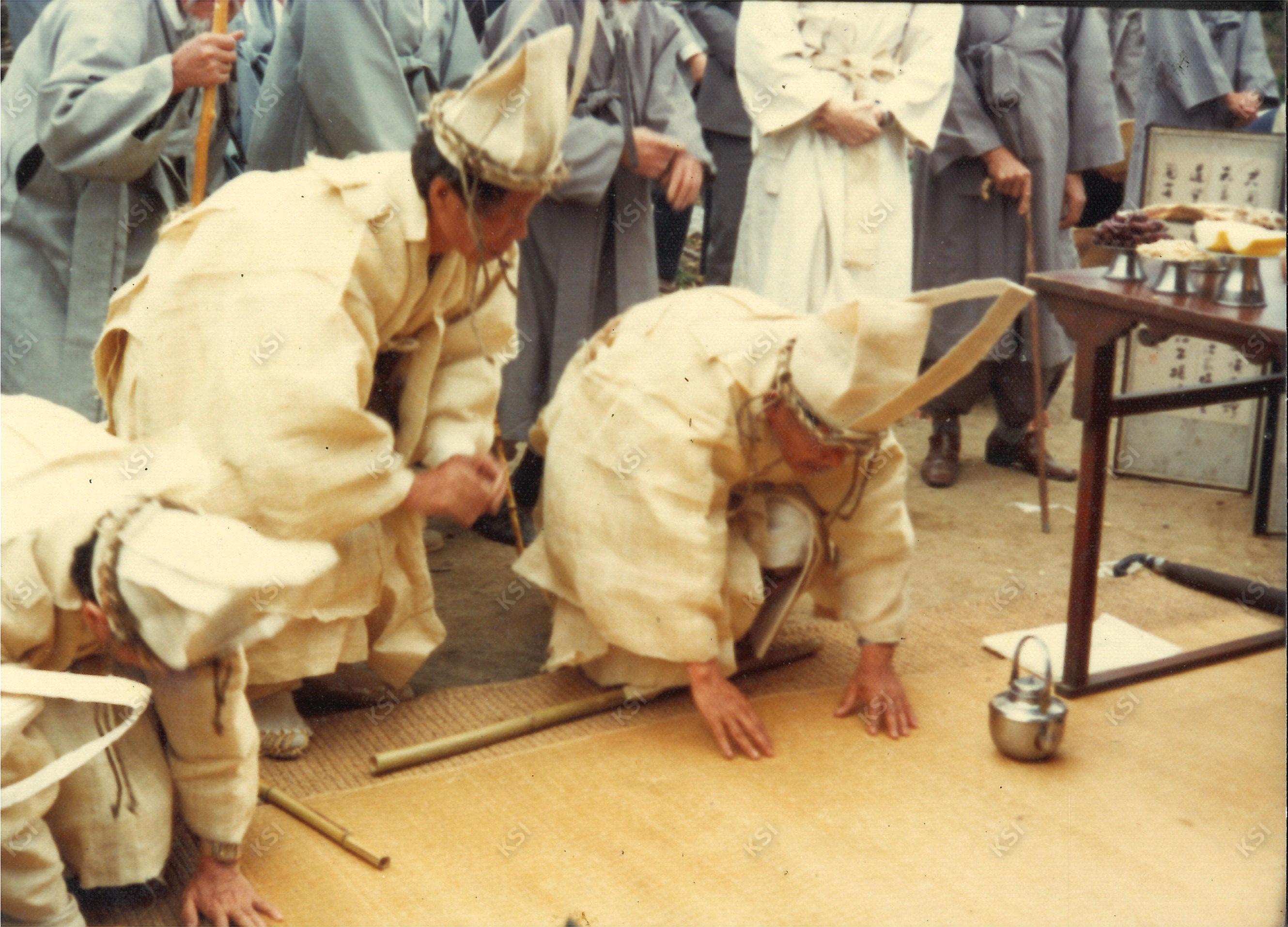 1982년 김병직 장례 때 견전