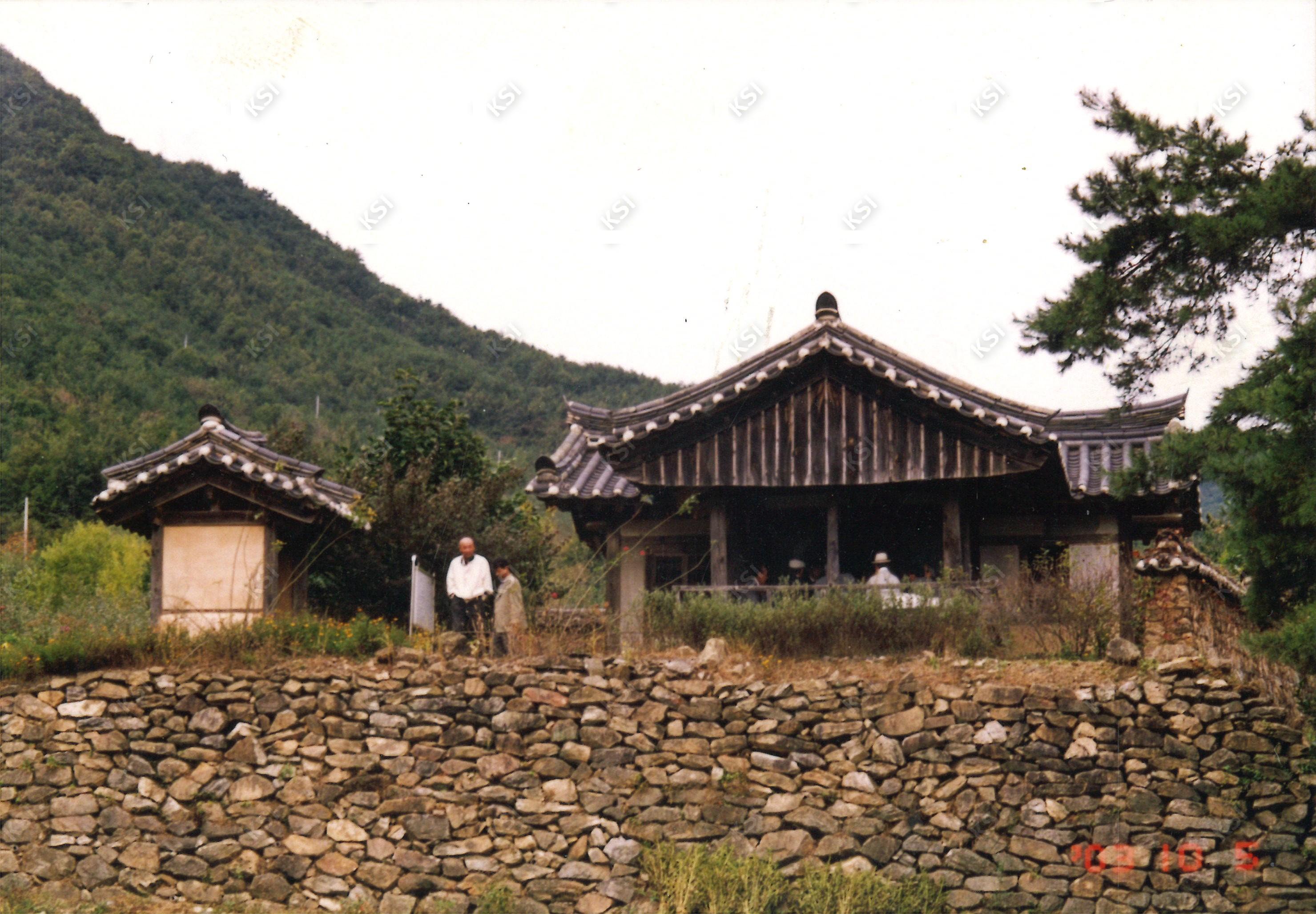2003년 함벽당 전경