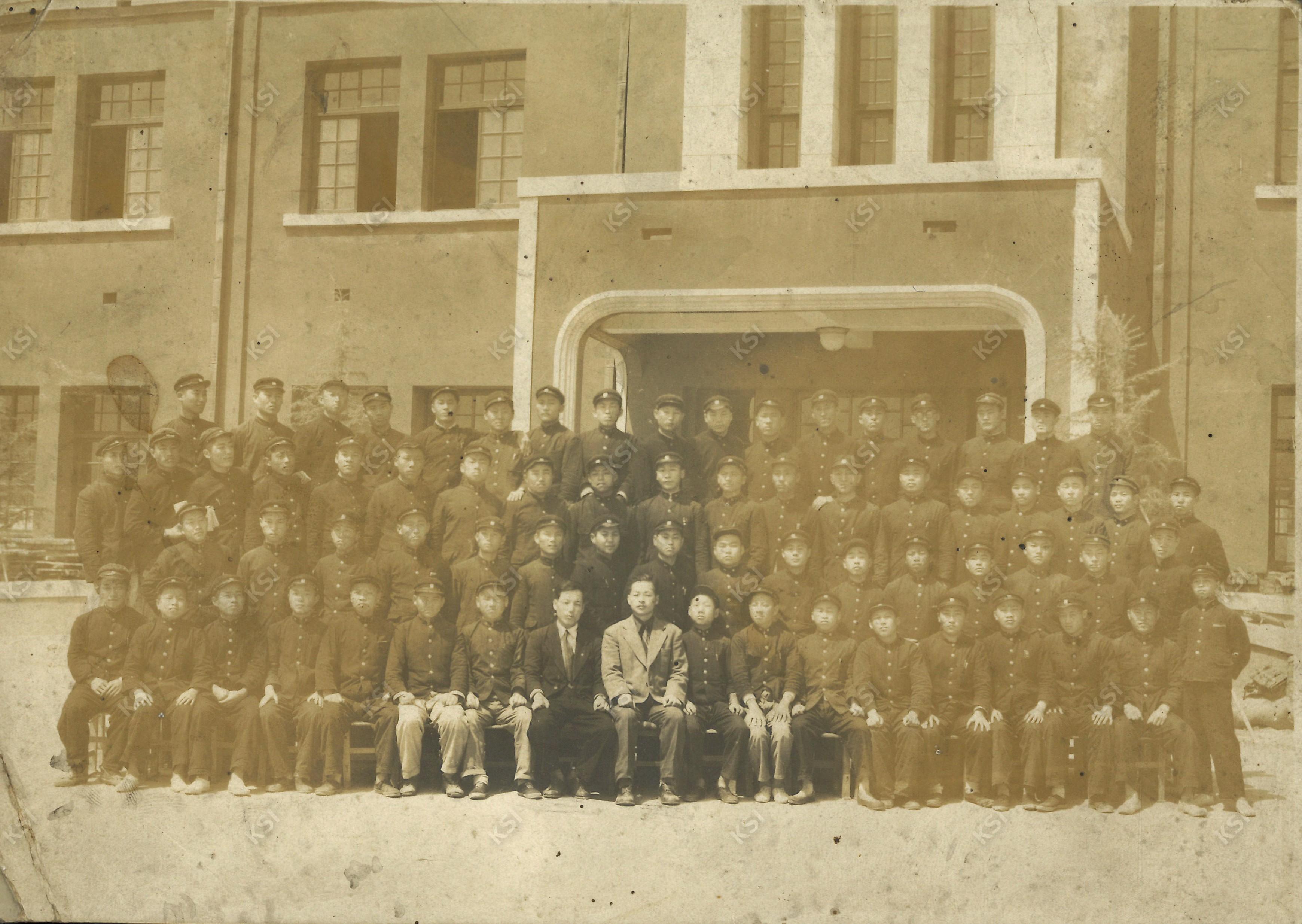 1951년 안동사범학교 졸업사진