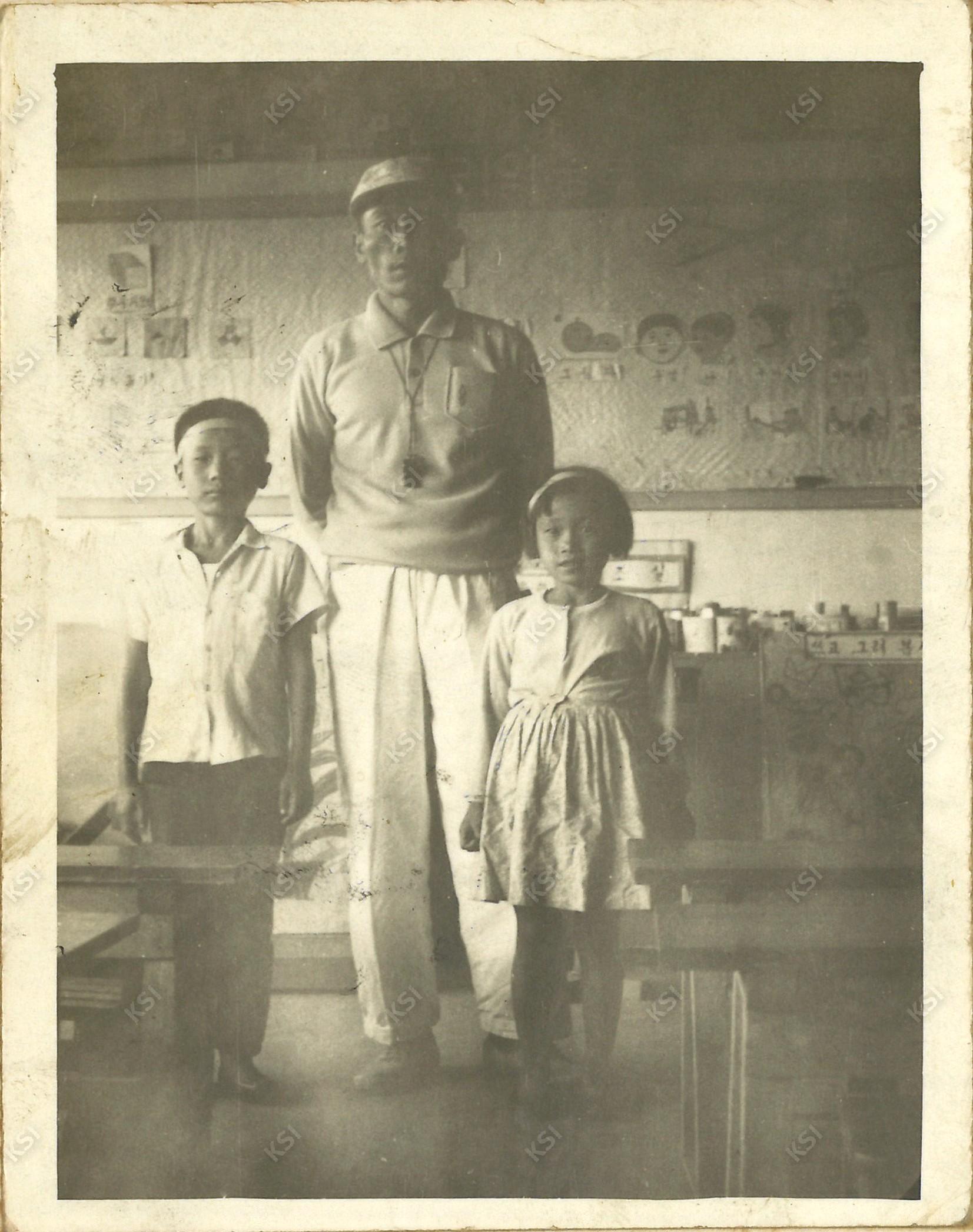 1960년대 학남국민학교 교실에서