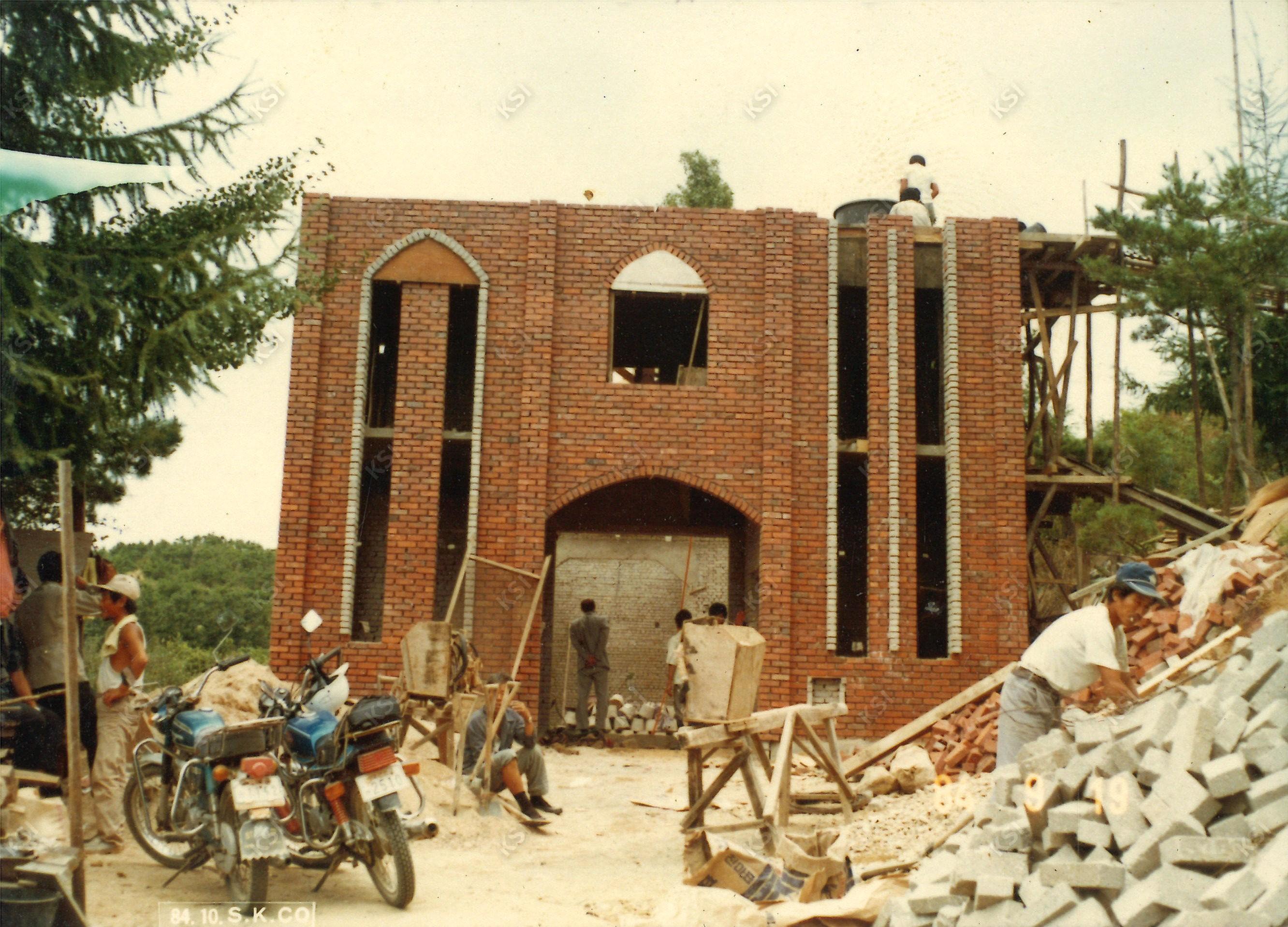 1984년 서후교회 예배당 지붕 공사
